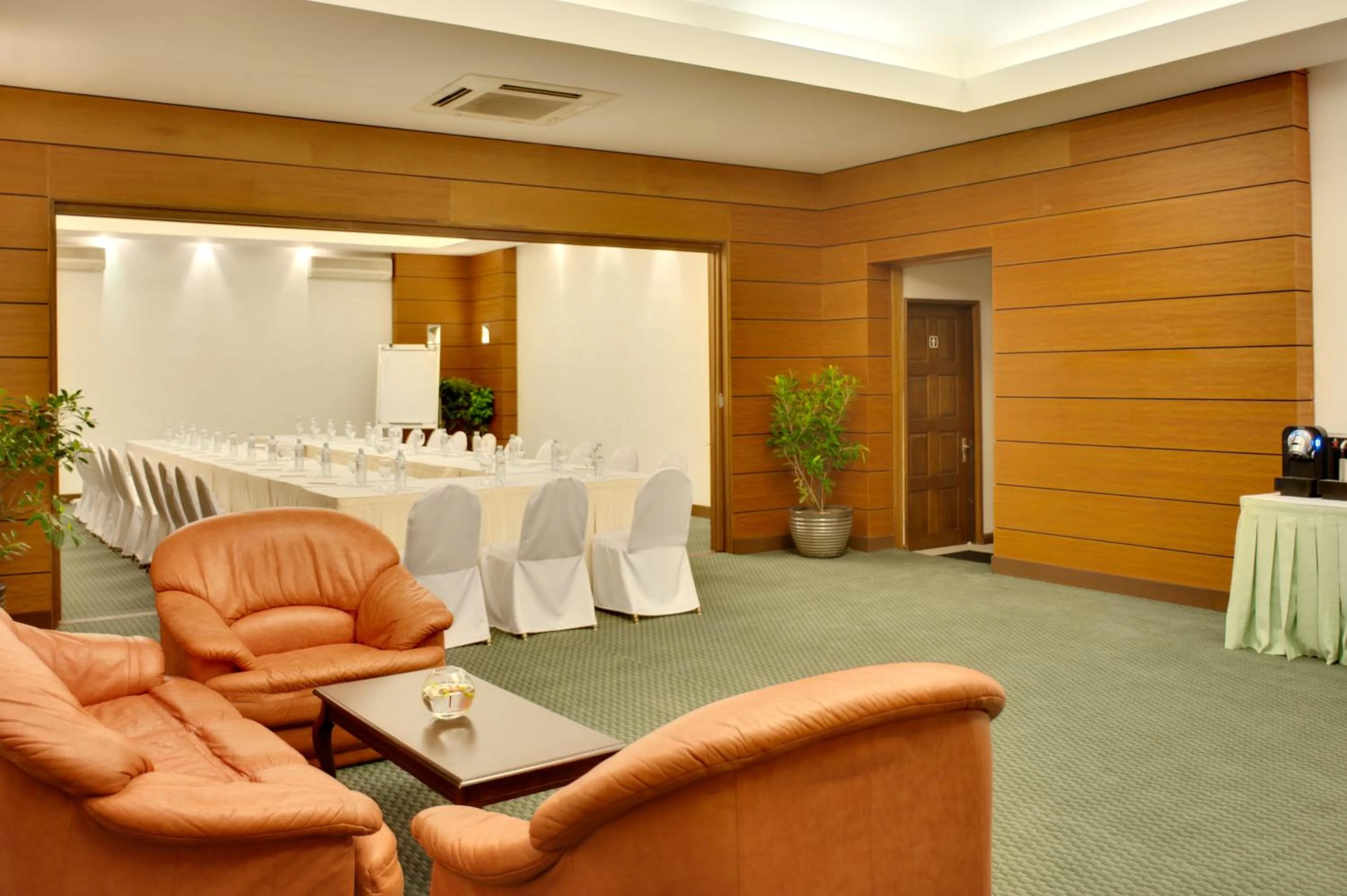 Restaurant/places to eat in Kurumba Maldives