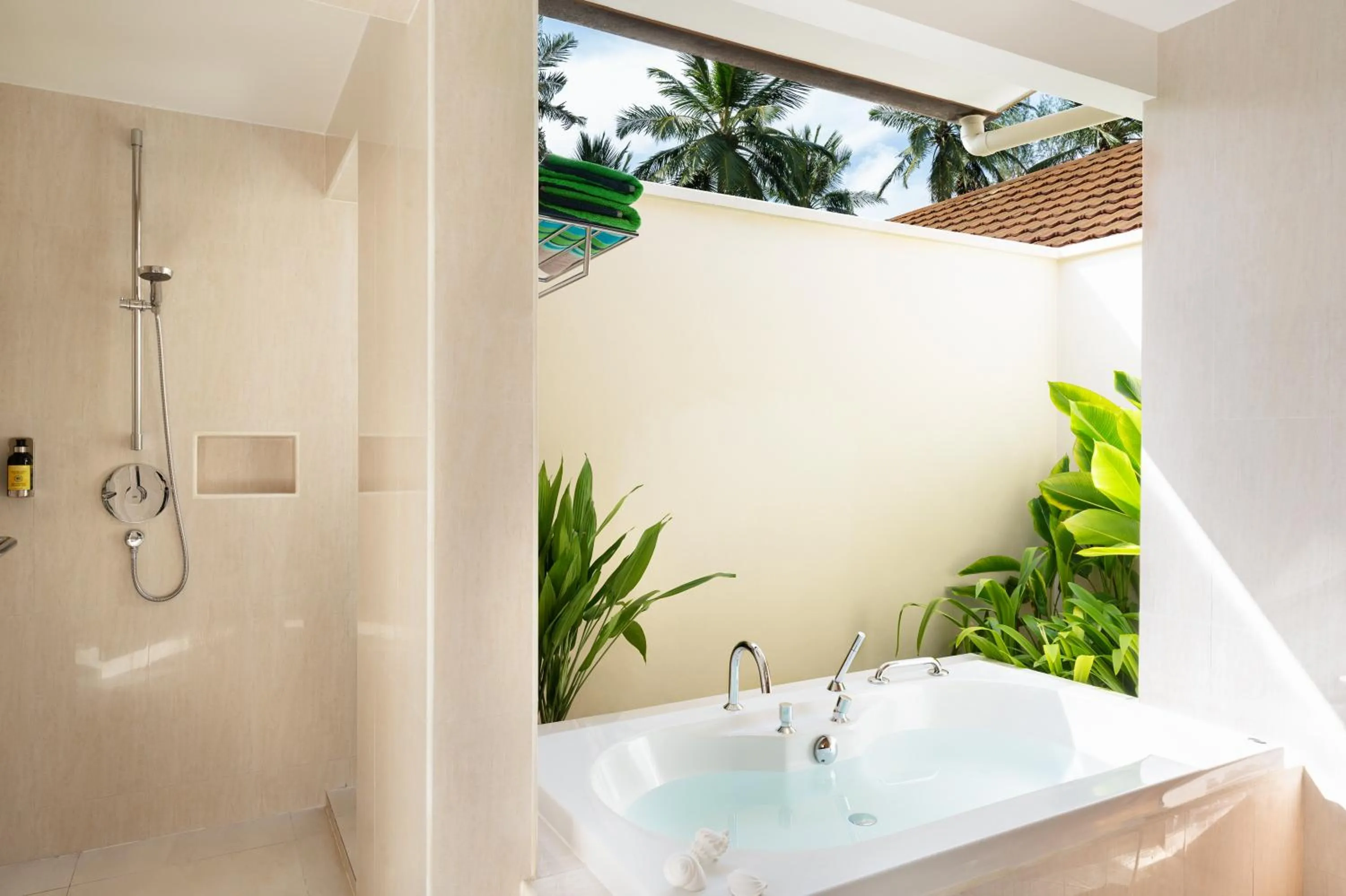 Bathroom in Kurumba Maldives