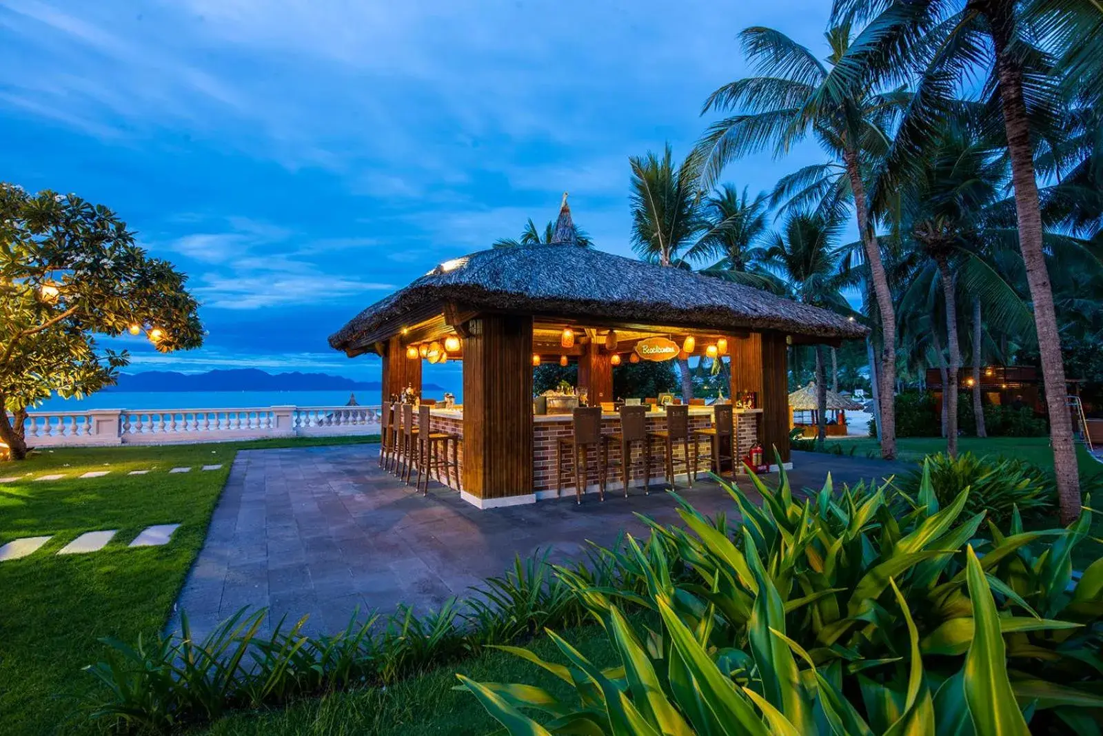 Lounge or bar in Vinpearl Resort Nha Trang Lounge or bar in Vinpearl Resort Nha Trang