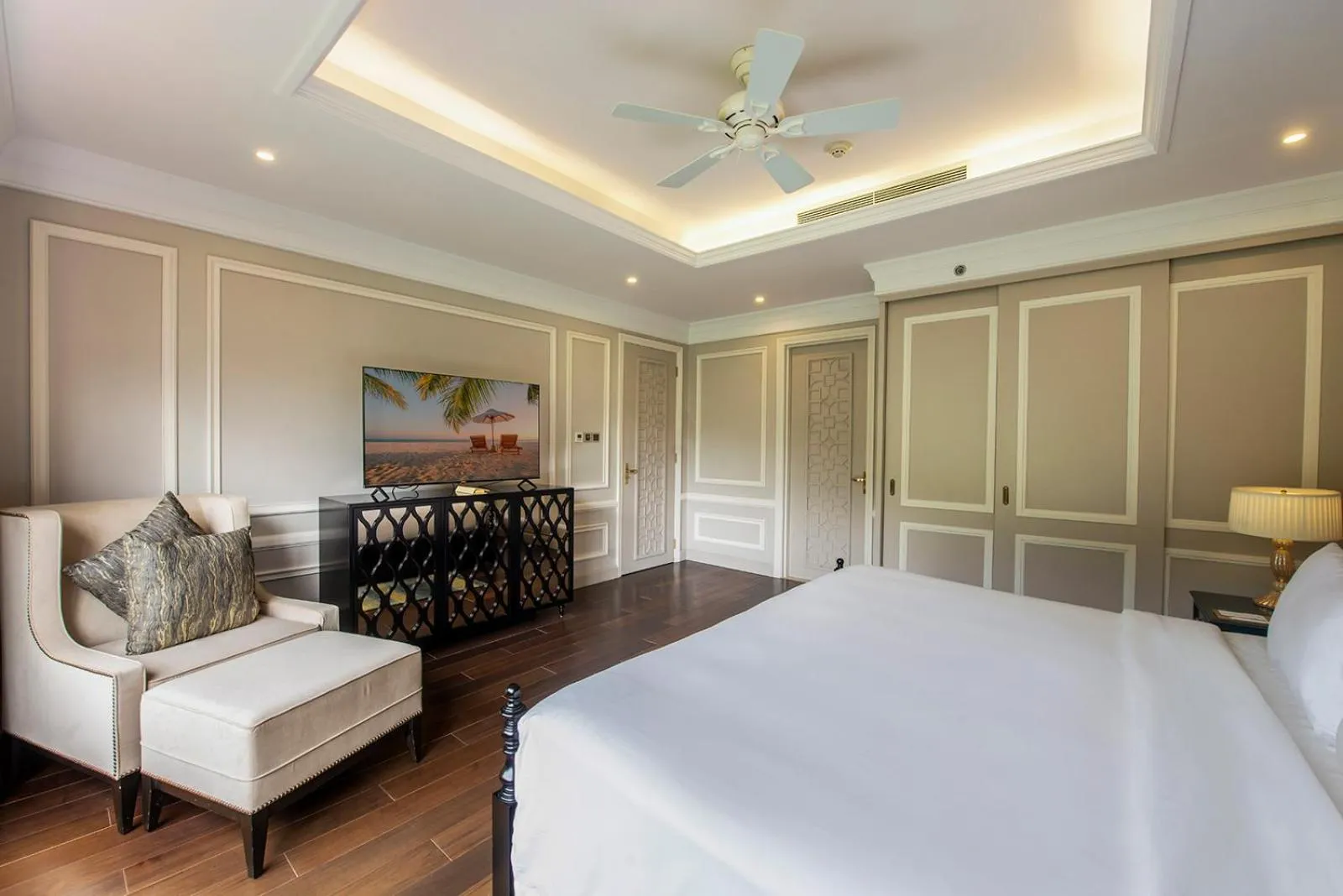 Bed in Vinpearl Resort Nha Trang