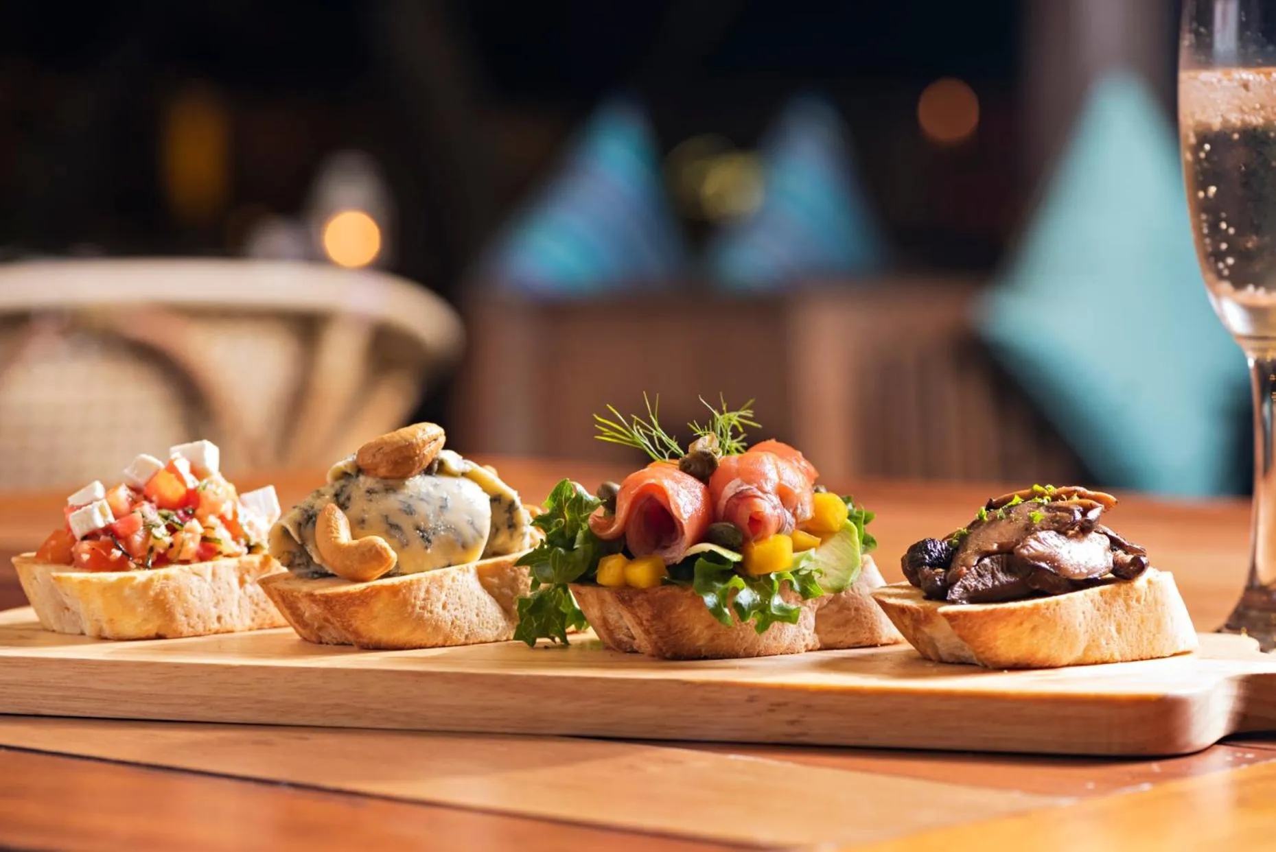 Food and drinks in Haadtien Beach Resort