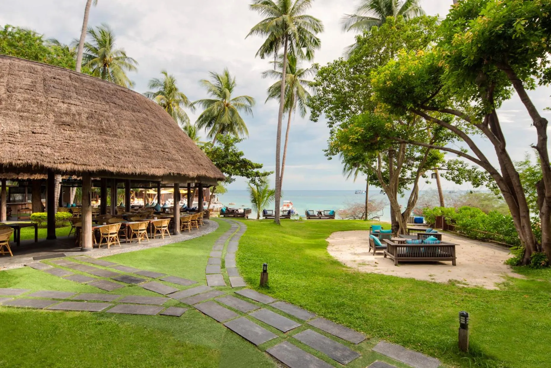 Restaurant/places to eat in Haadtien Beach Resort