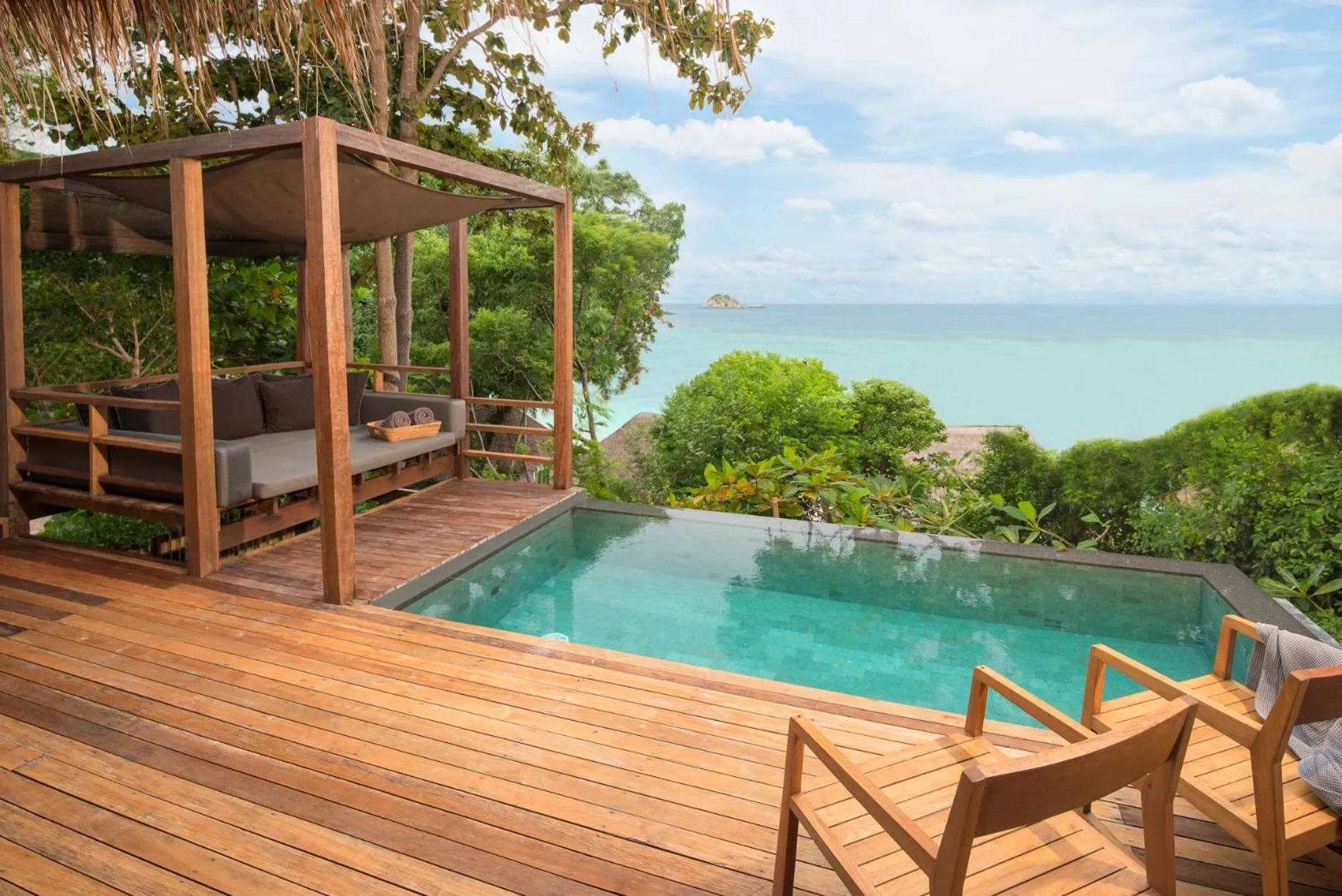 Balcony/Terrace in Haadtien Beach Resort