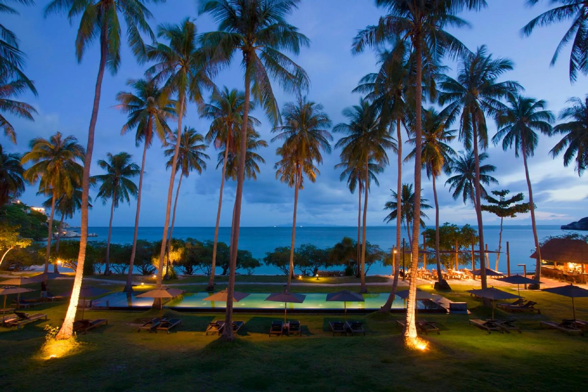 Swimming pool in Haadtien Beach Resort