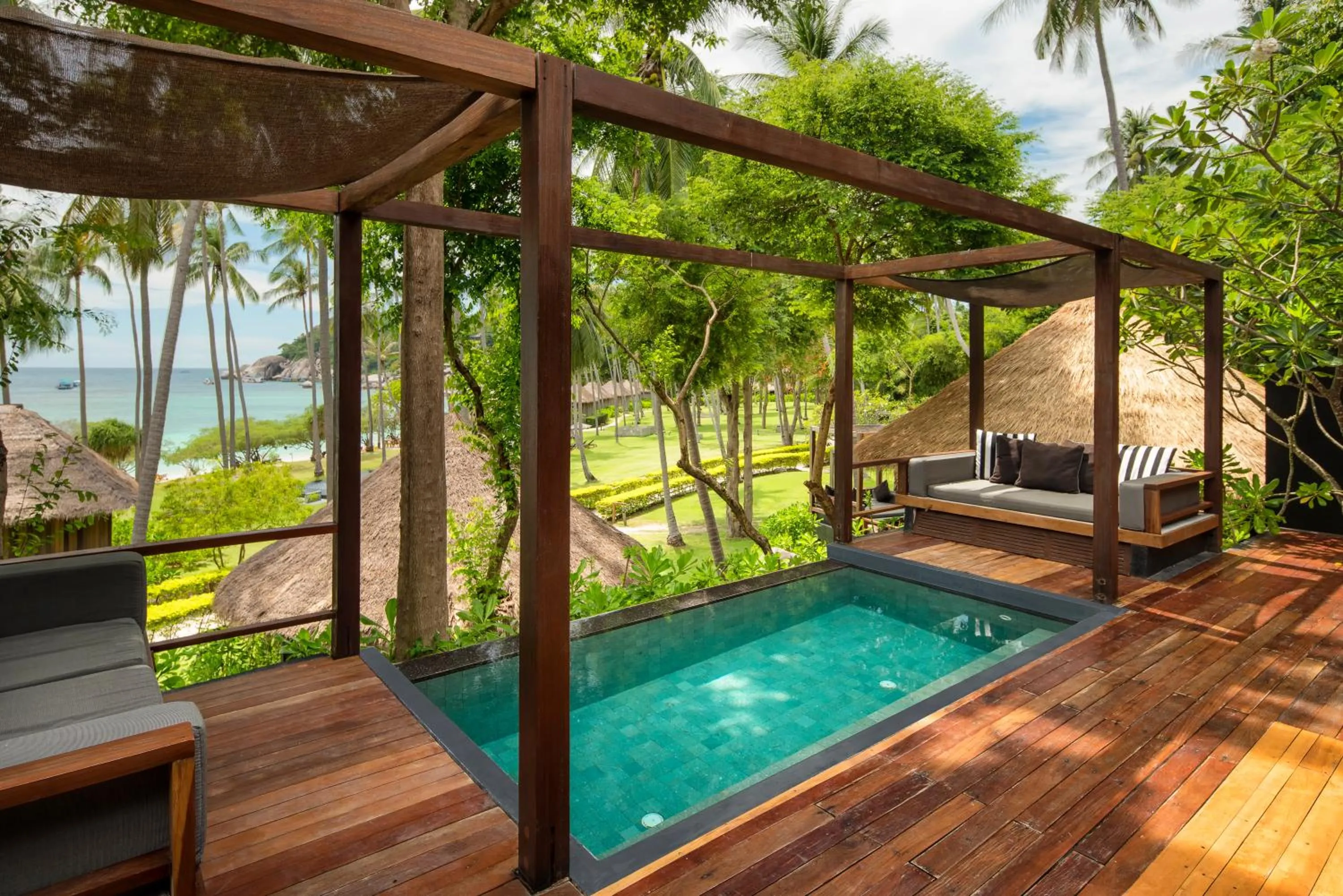 Swimming pool in Haadtien Beach Resort