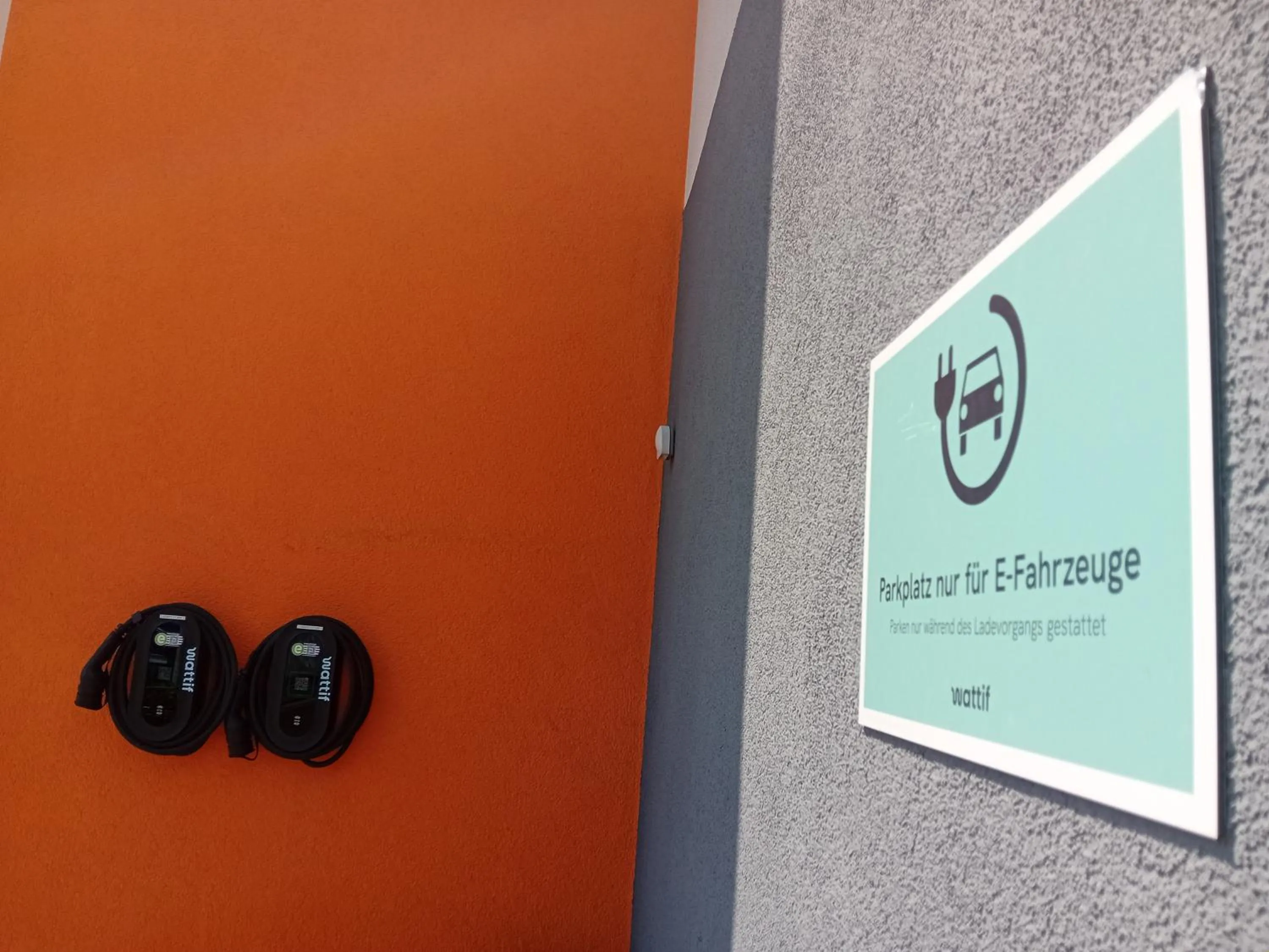 Parking in AIS Center