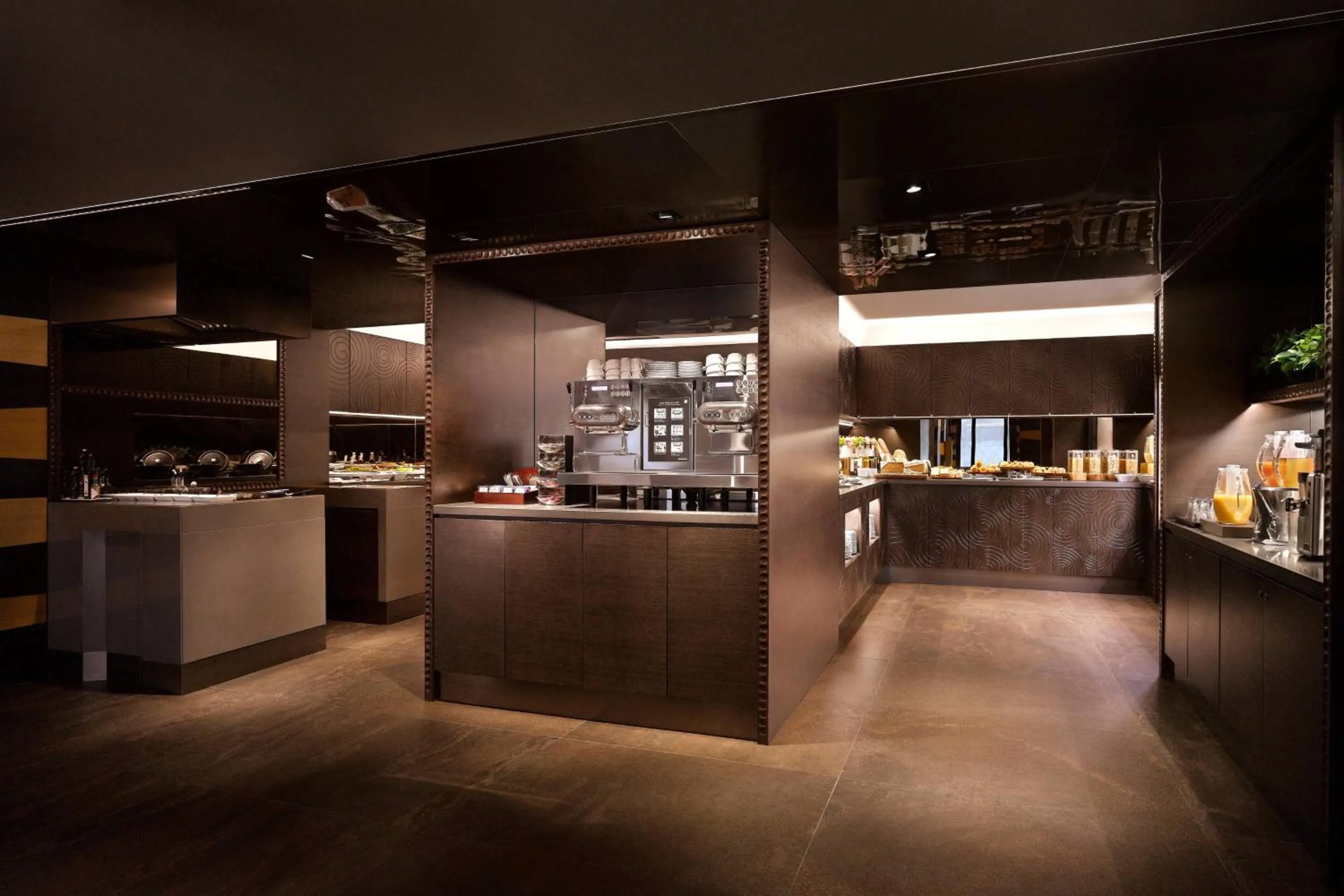 Lounge or bar in THE PLAZA Seoul, Autograph Collection