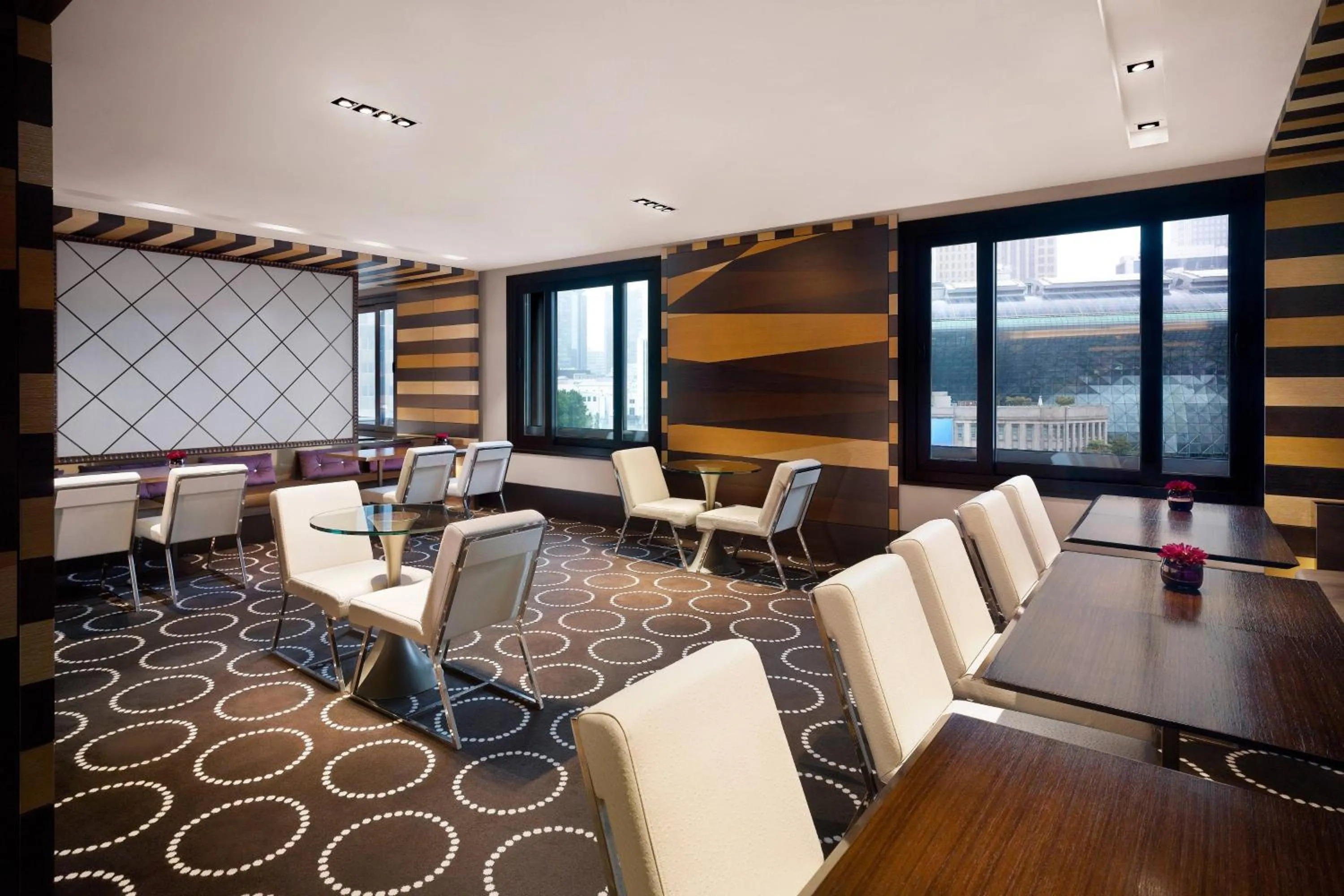 Lounge or bar in THE PLAZA Seoul, Autograph Collection