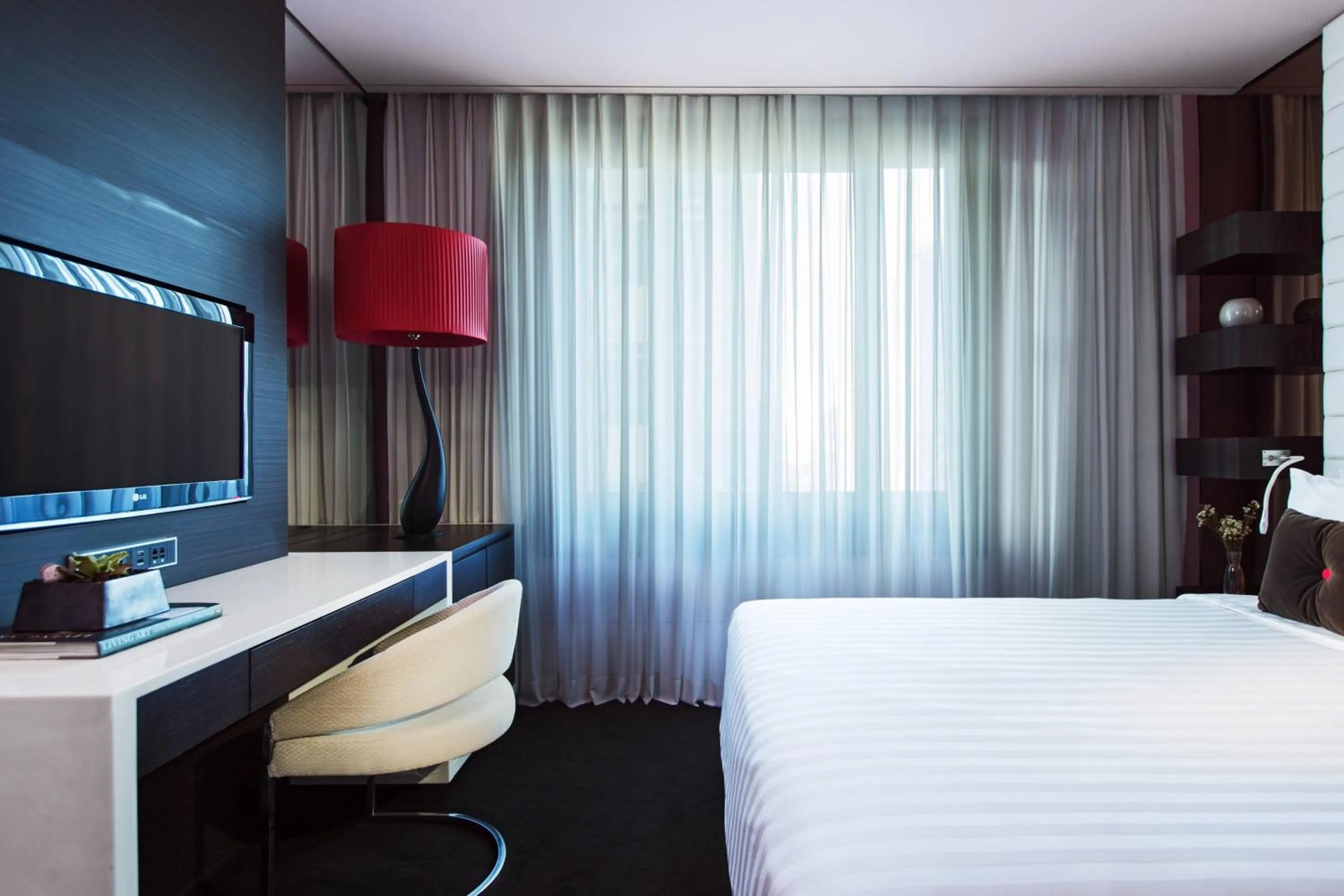 Photo of the whole room, Bed in THE PLAZA Seoul, Autograph Collection