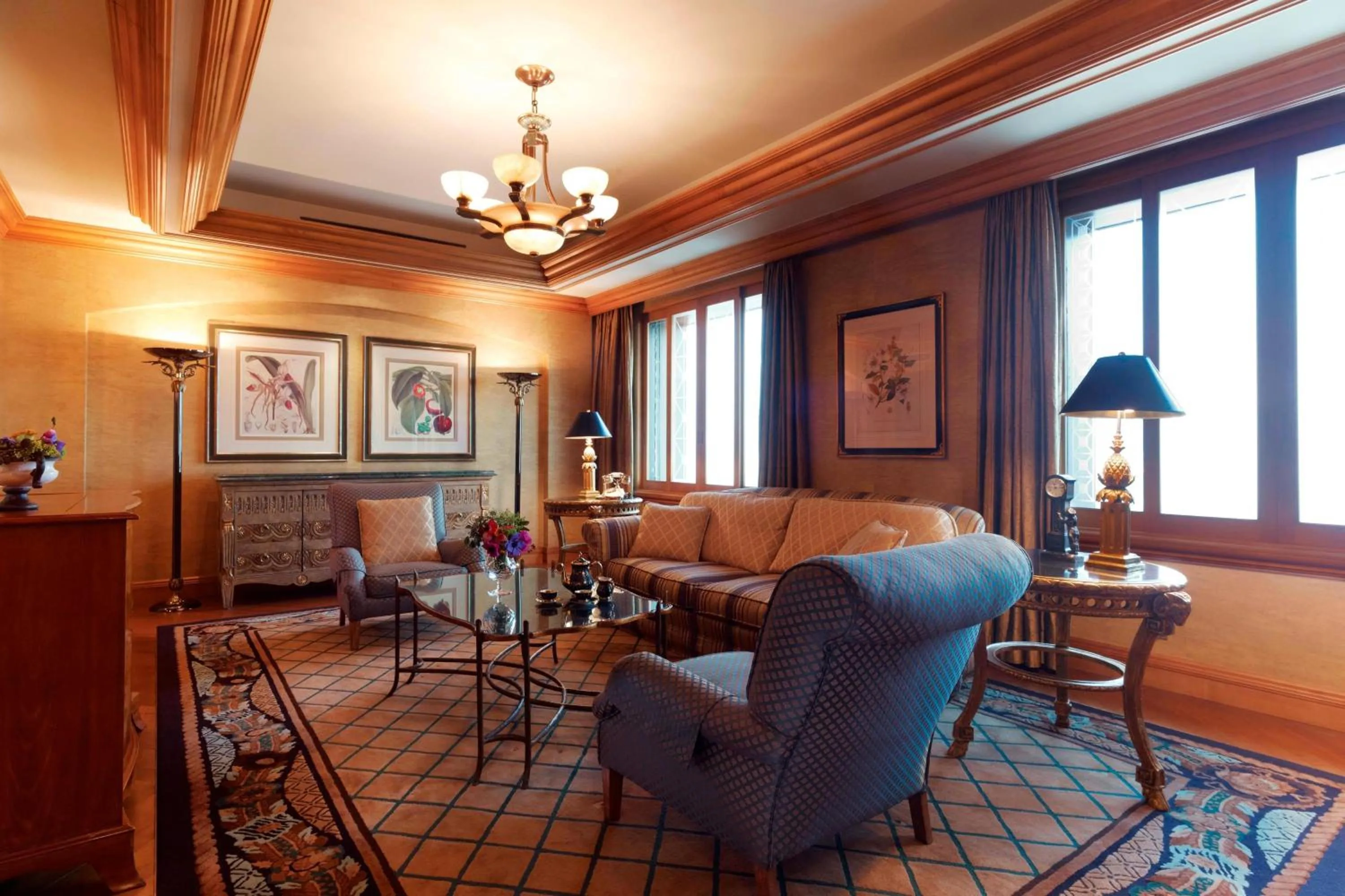 Living room in THE PLAZA Seoul, Autograph Collection