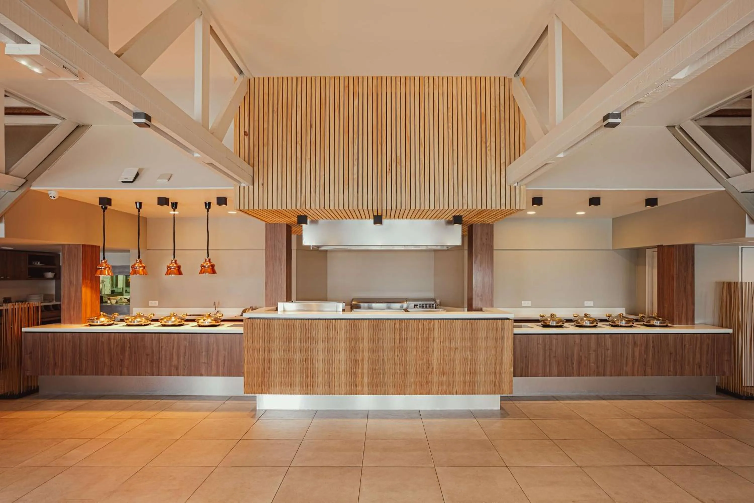 Restaurant/places to eat in DoubleTree by Hilton Noumea Ilot Maitre Resort