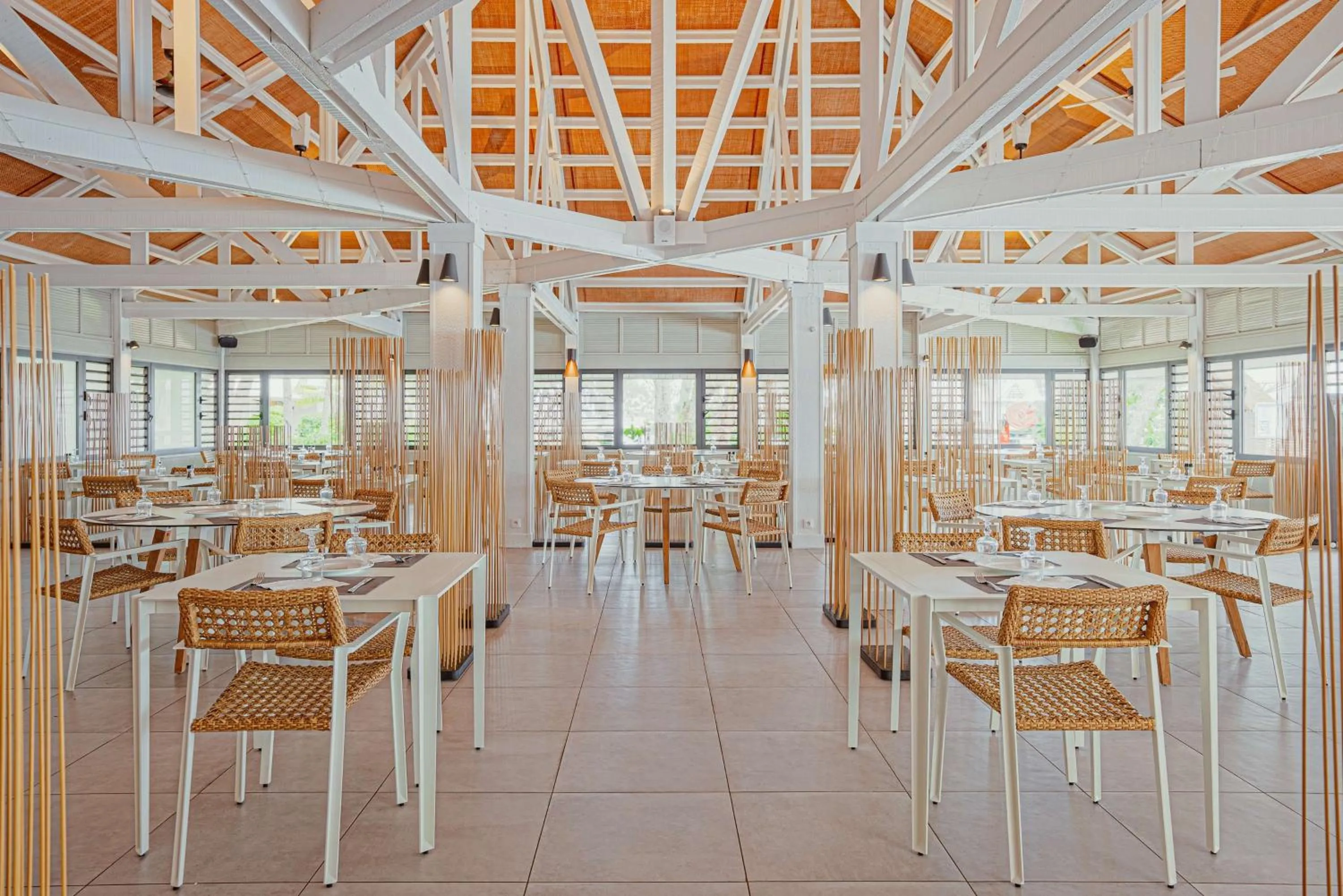Restaurant/places to eat in DoubleTree by Hilton Noumea Ilot Maitre Resort