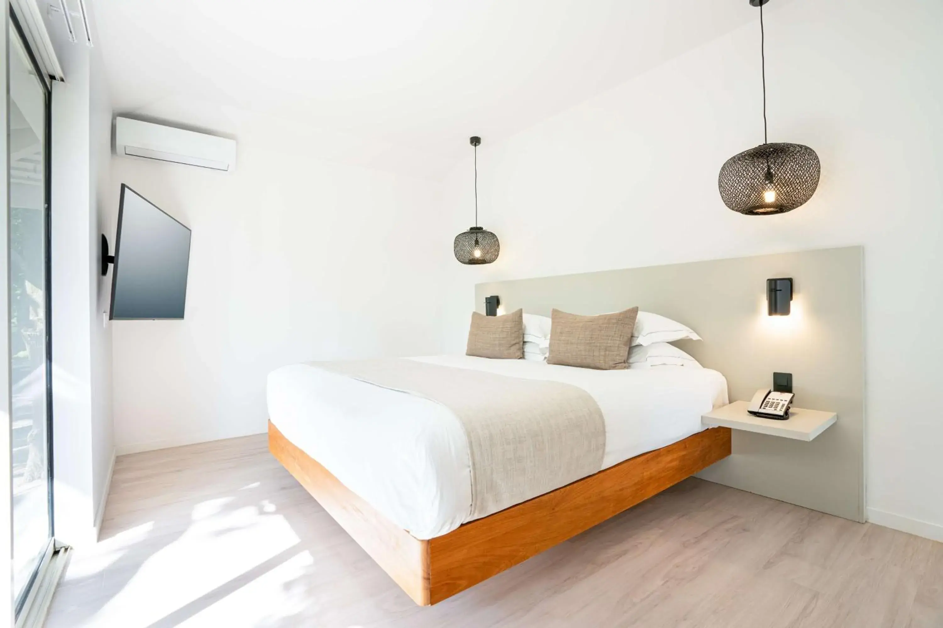 Bed in DoubleTree by Hilton Noumea Ilot Maitre Resort Bed in DoubleTree by Hilton Noumea Ilot Maitre Resort