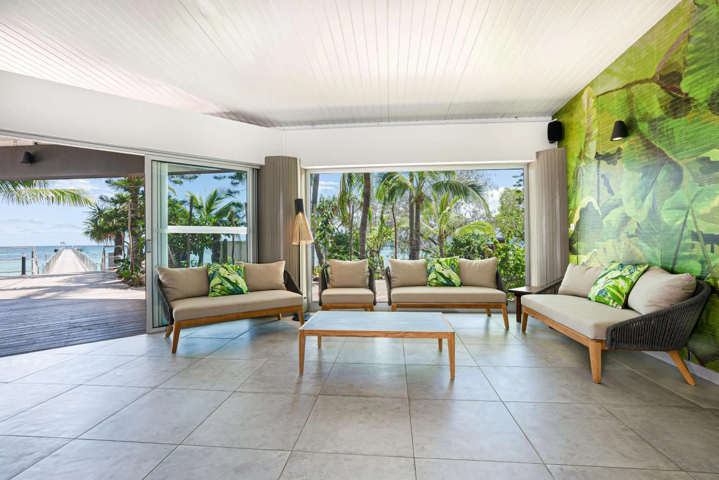 Lobby or reception in DoubleTree by Hilton Noumea Ilot Maitre Resort Lobby or reception in DoubleTree by Hilton Noumea Ilot Maitre Resort