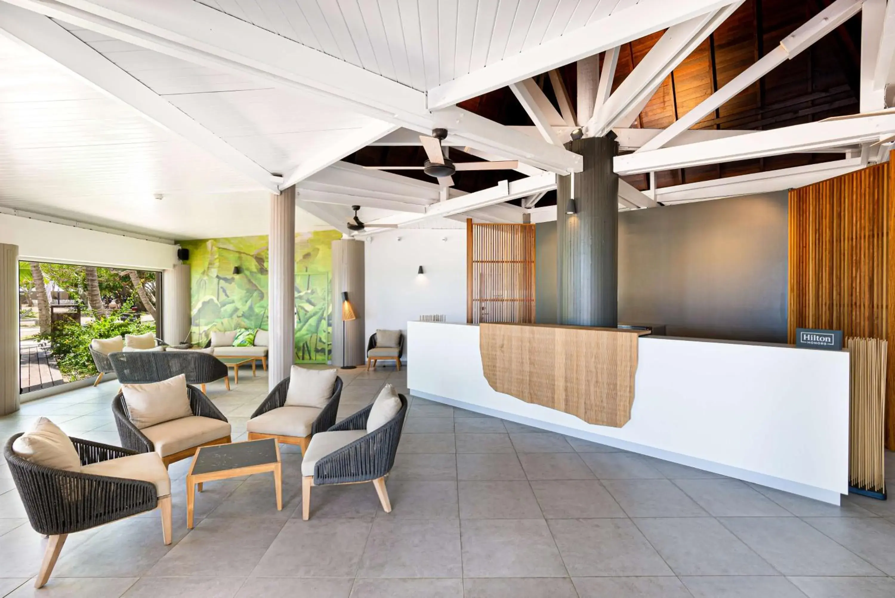 Lobby or reception in DoubleTree by Hilton Noumea Ilot Maitre Resort Lobby or reception in DoubleTree by Hilton Noumea Ilot Maitre Resort