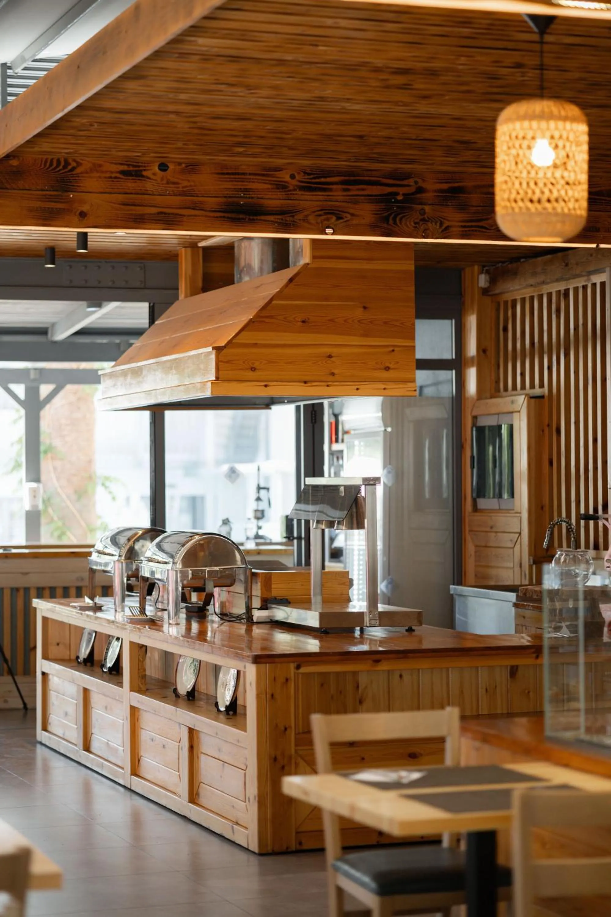 Restaurant/places to eat in Pollis Hotel