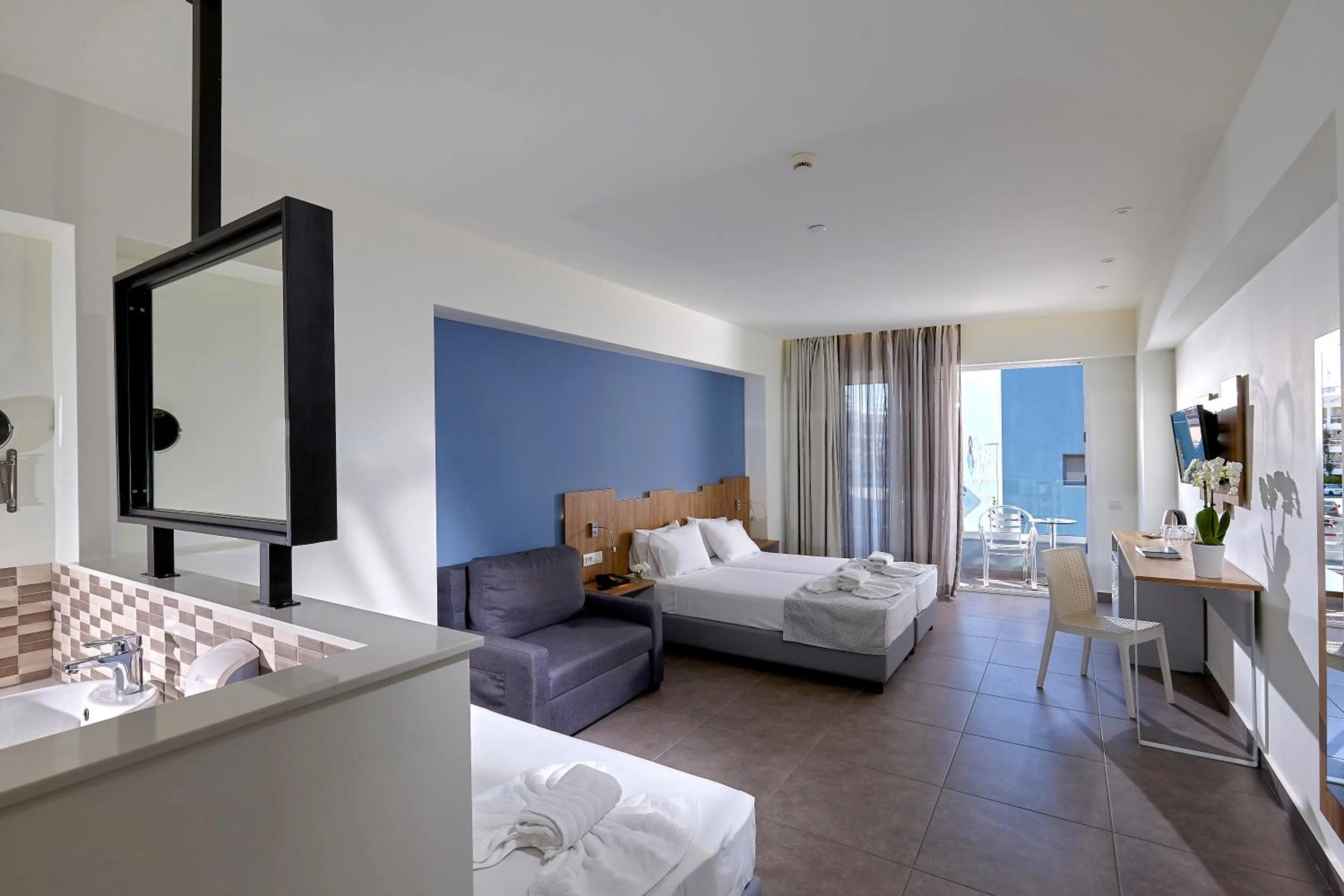 Bedroom in Pollis Hotel