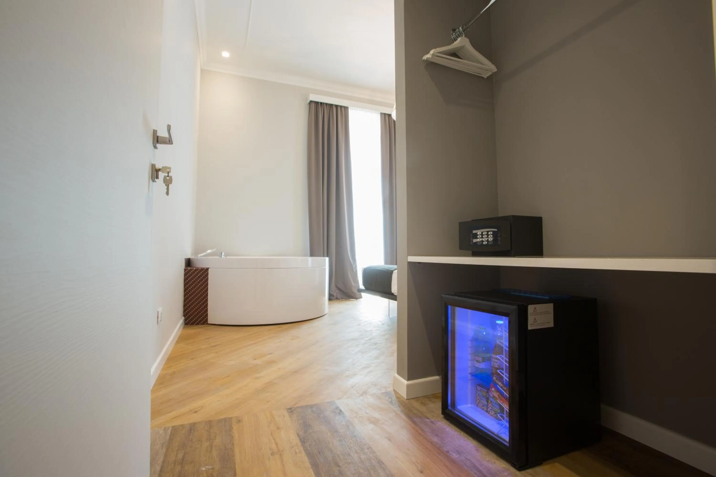 Hot Tub in Ara Suite