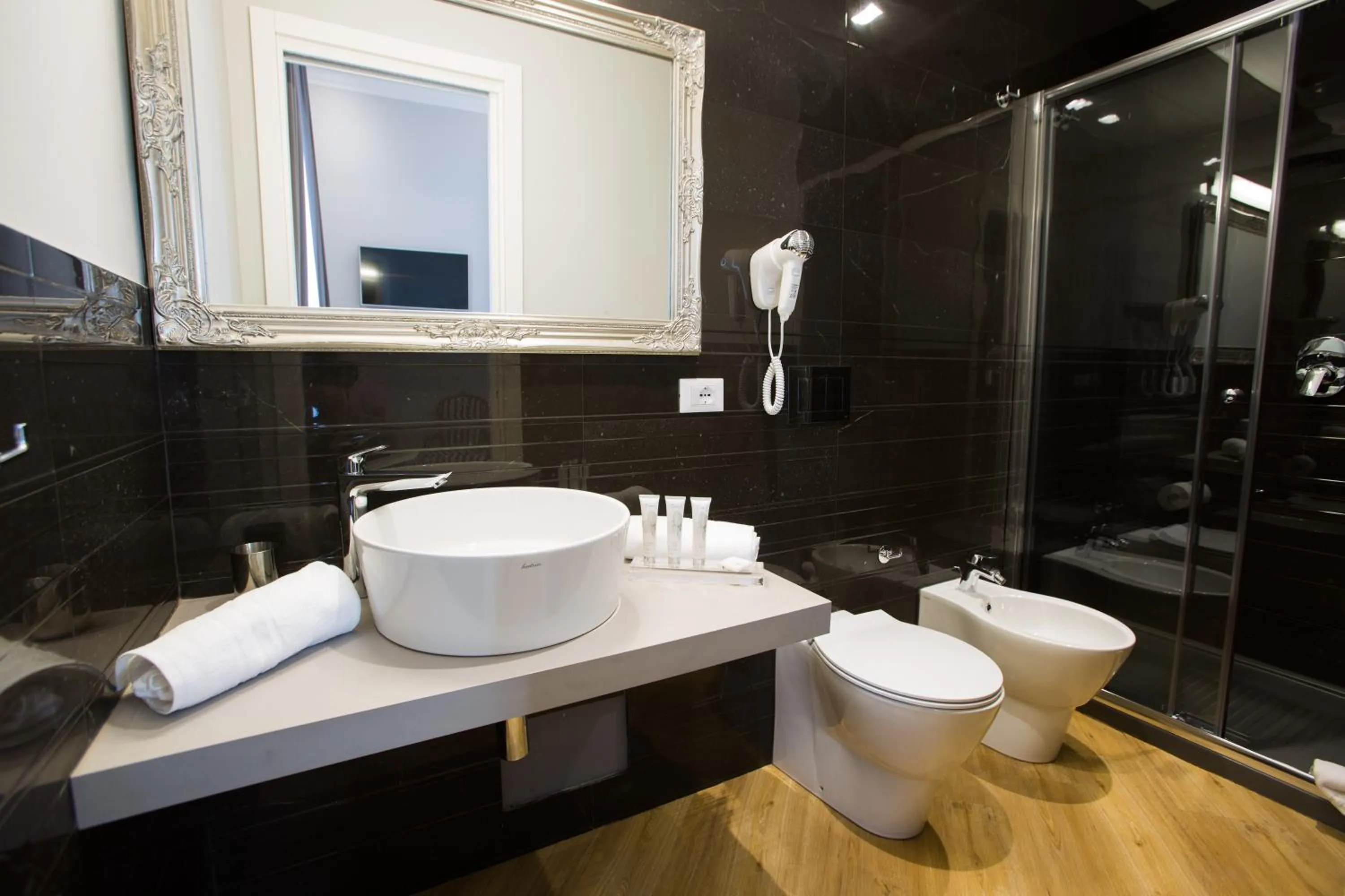 Bathroom in Ara Suite