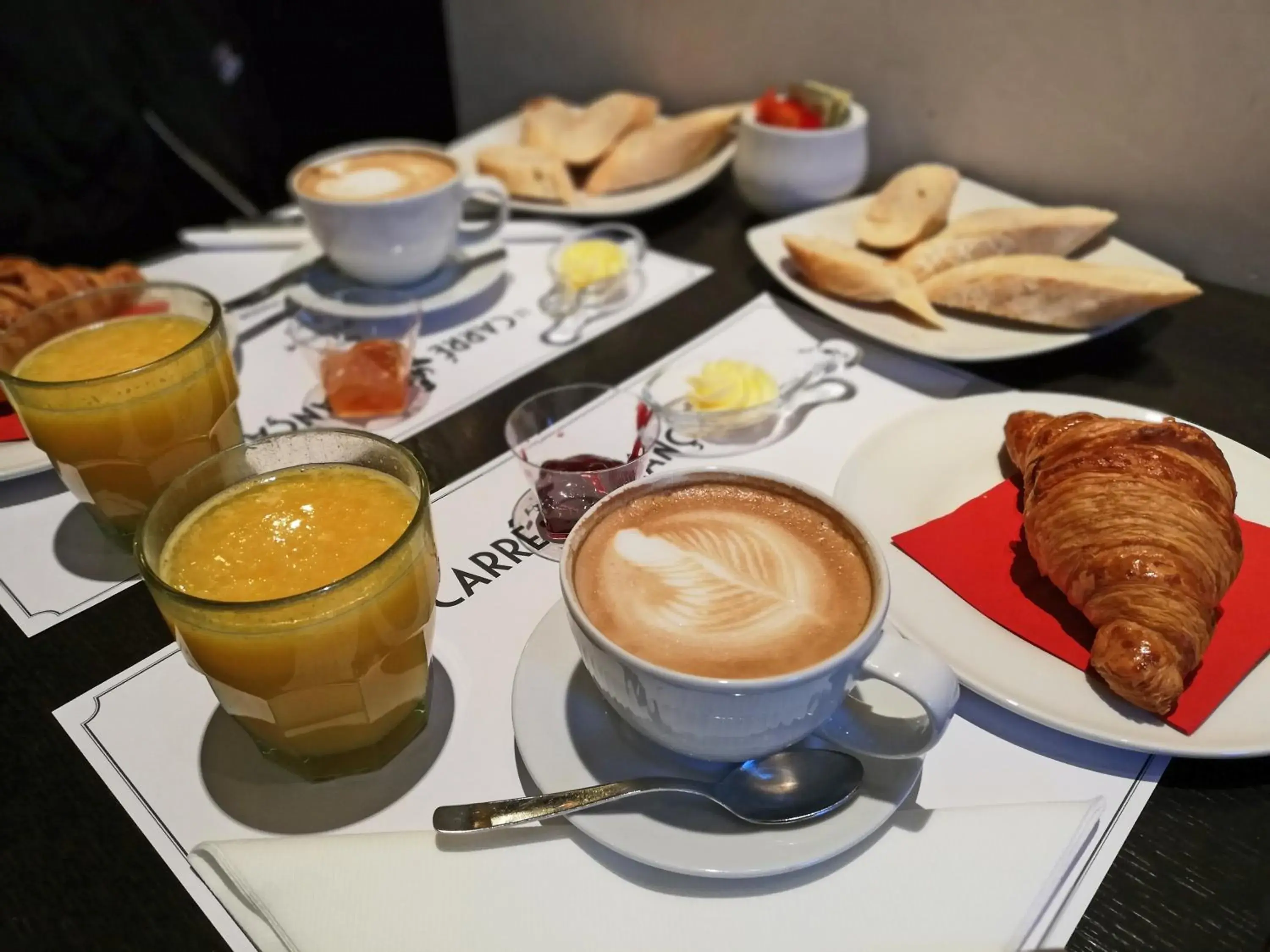 Continental breakfast in Ara Suite Continental breakfast in Ara Suite