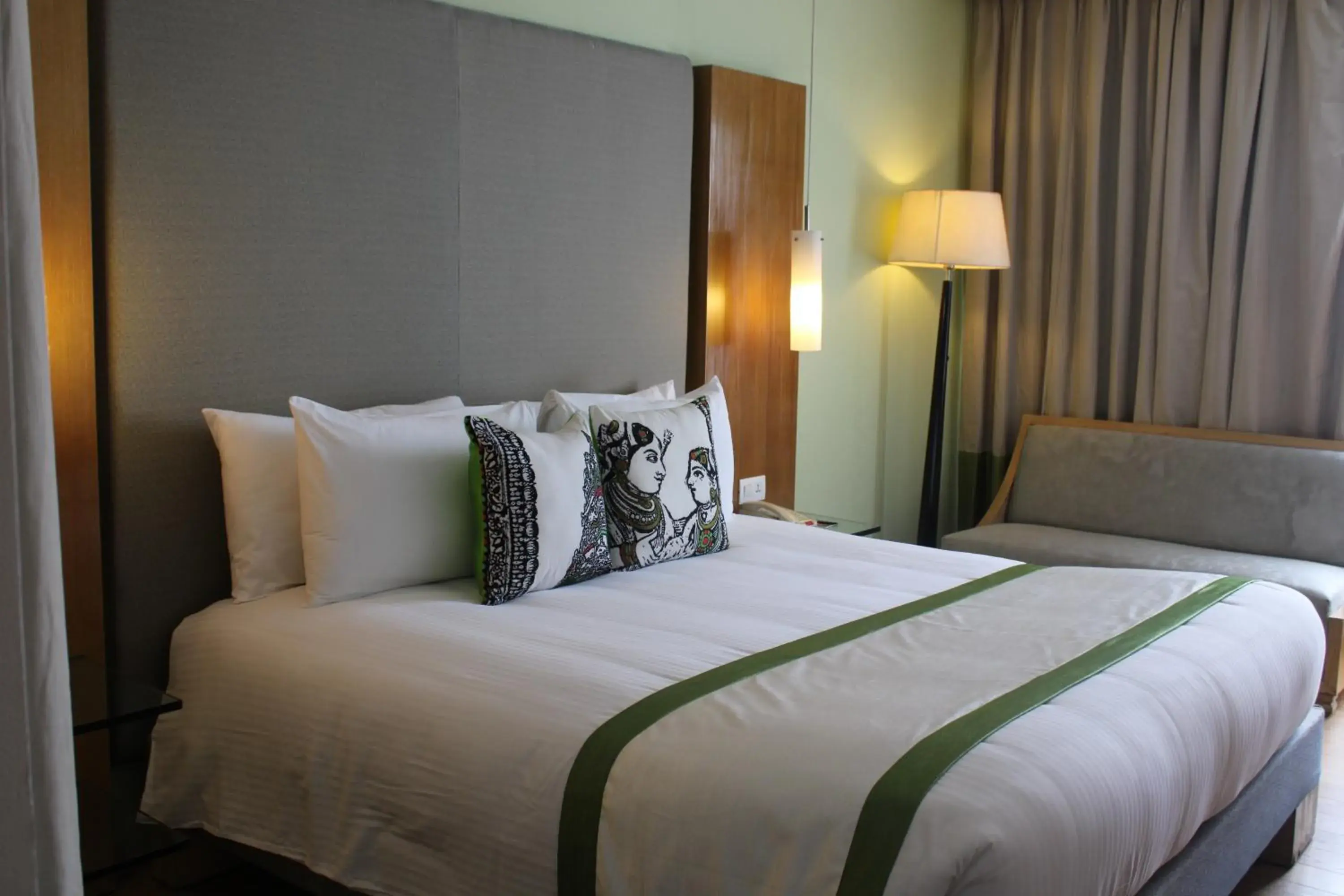 Deluxe Queen Room - single occupancy in The Park Chennai Deluxe Queen Room - single occupancy in The Park Chennai