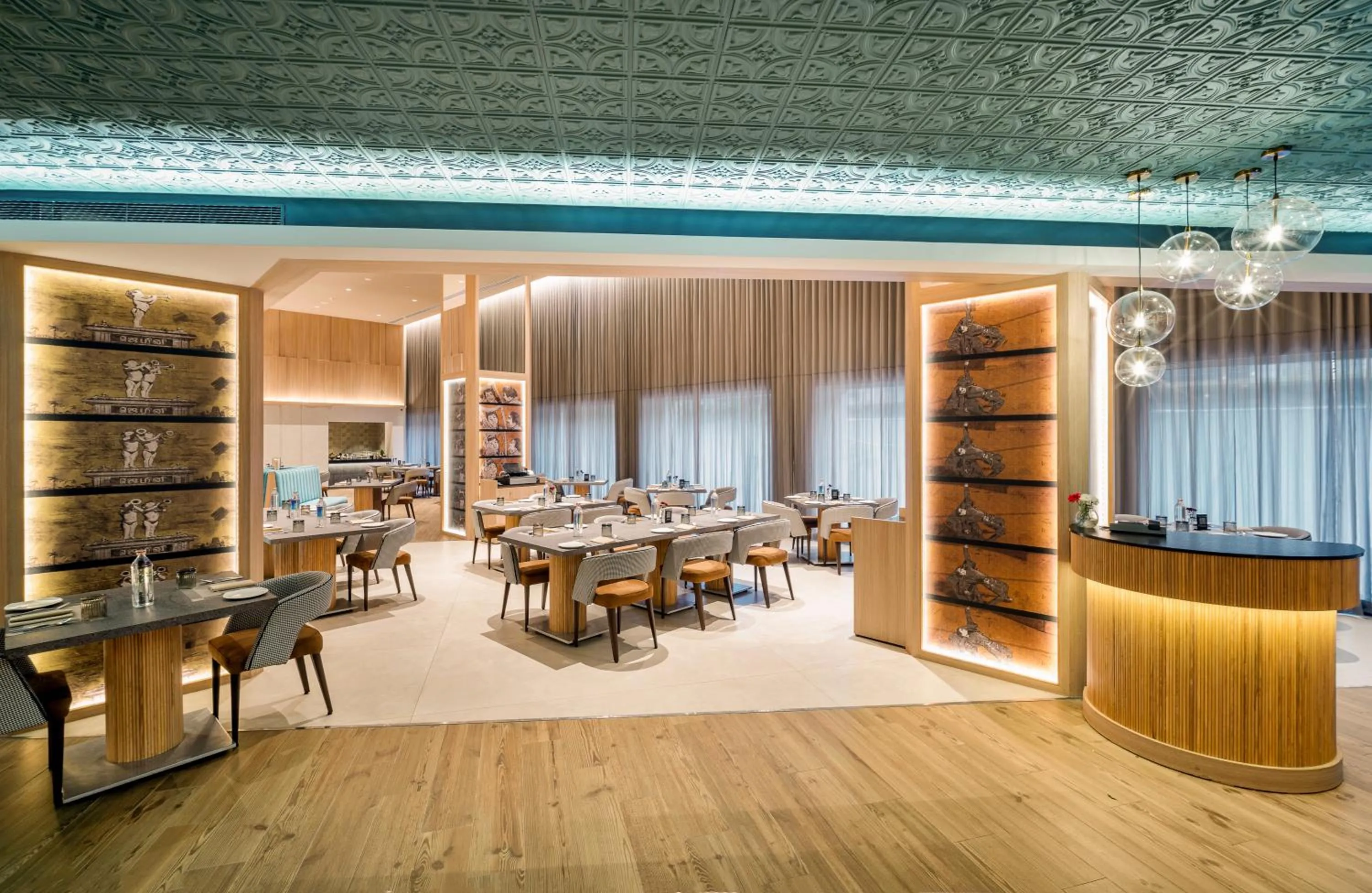 Restaurant/places to eat in The Park Chennai