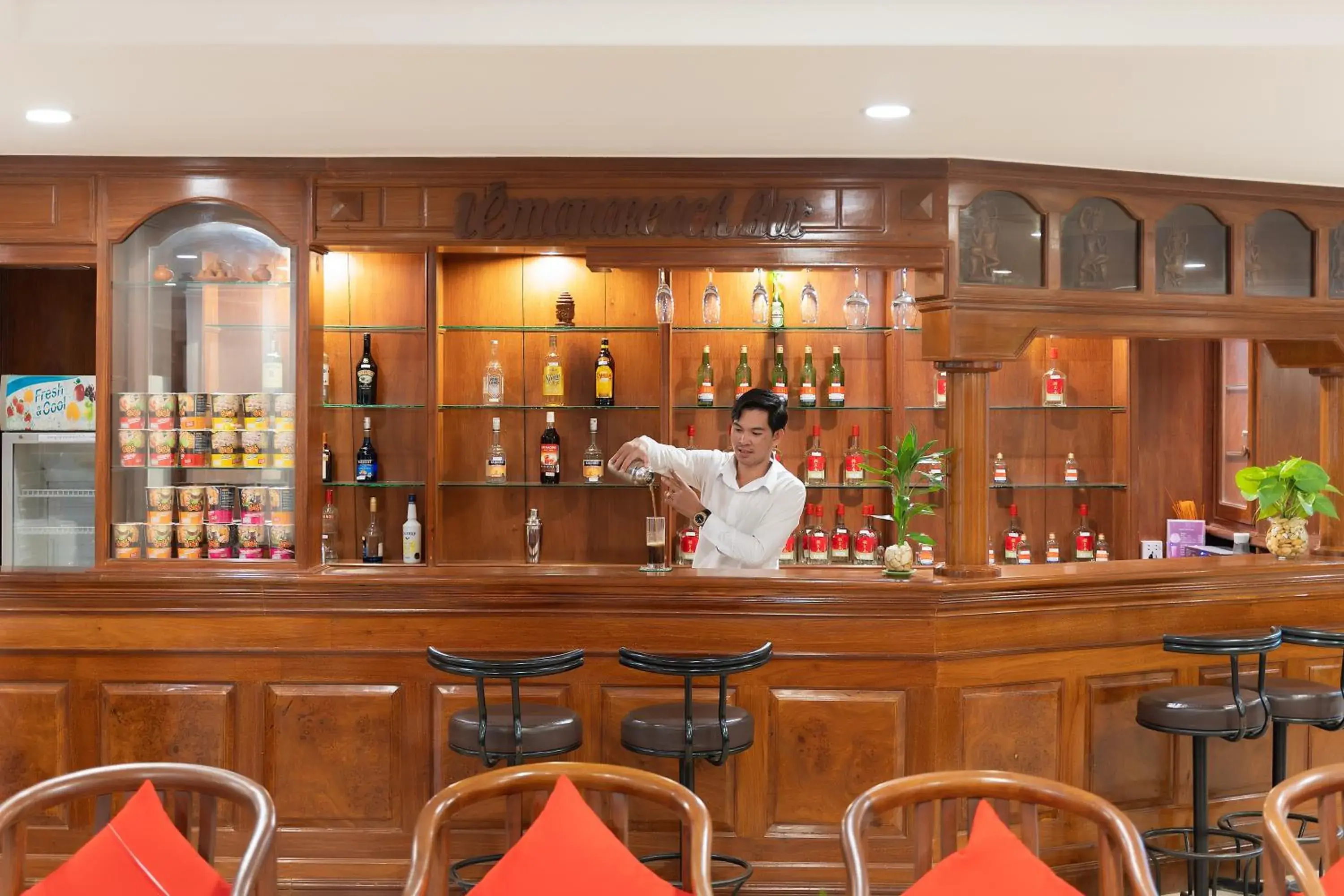 Restaurant/places to eat in Monoreach Angkor Hotel Restaurant/places to eat in Monoreach Angkor Hotel