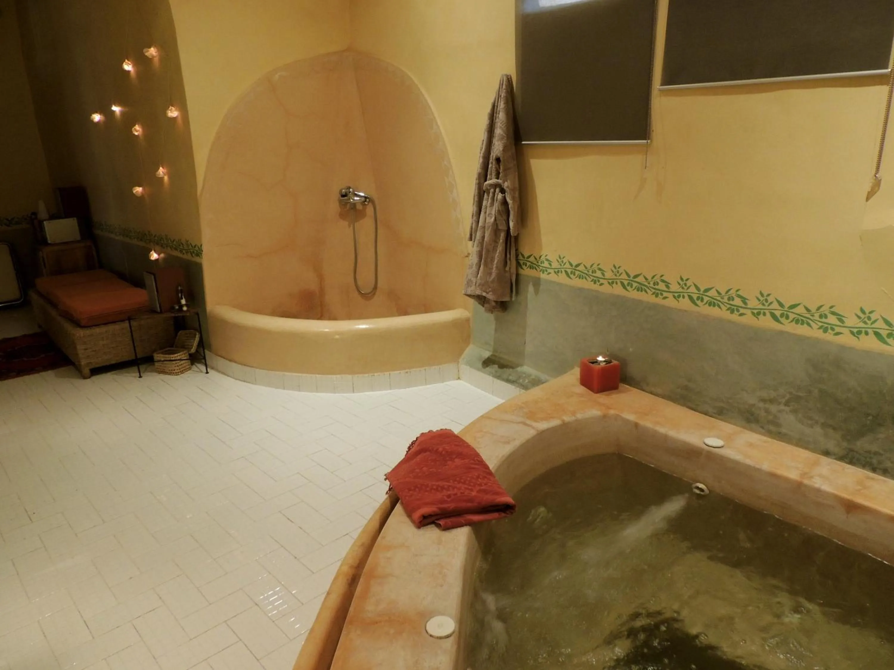 Massage in Dar Qamar