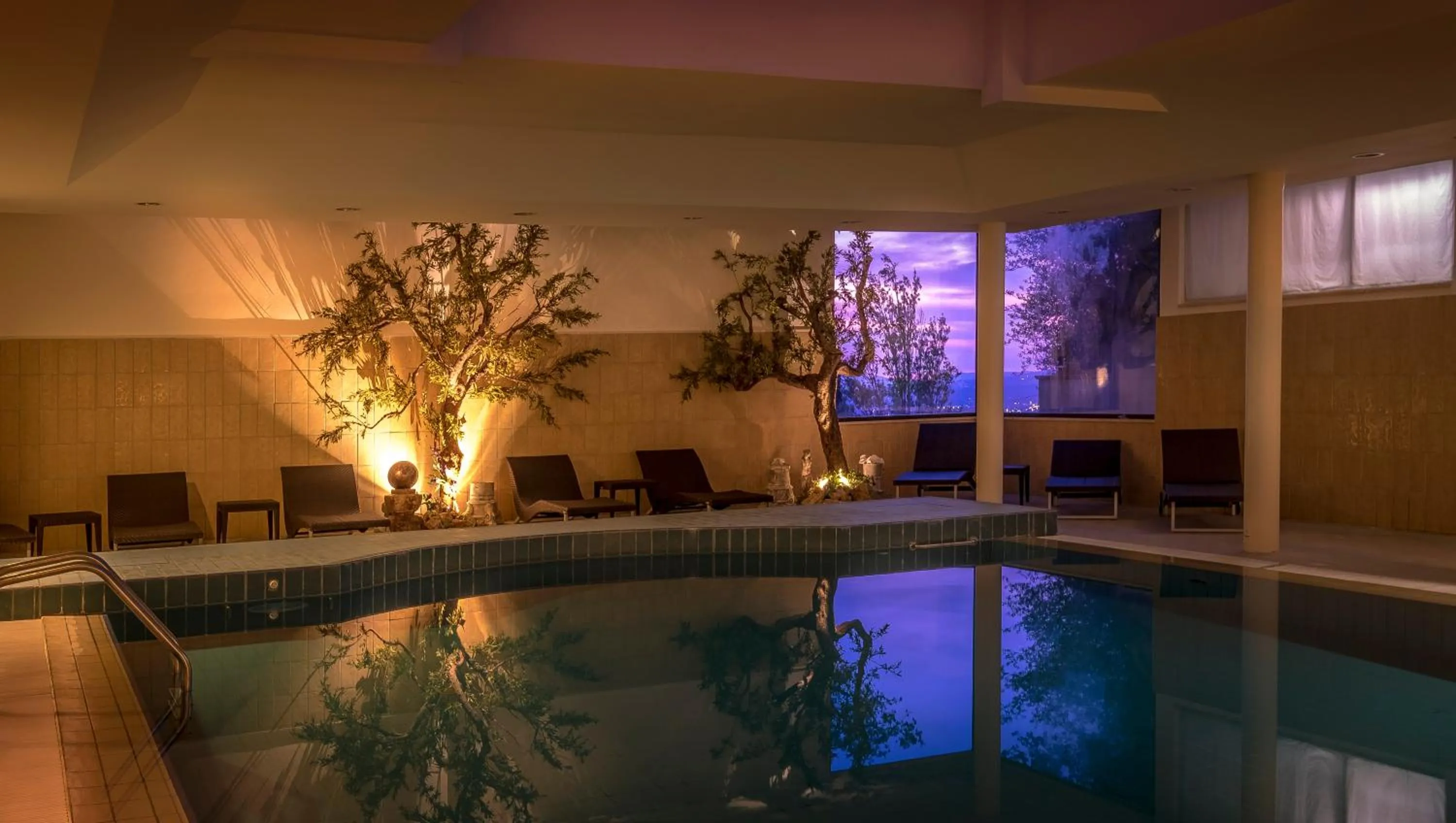 Swimming pool in BV Grand Hotel Assisi