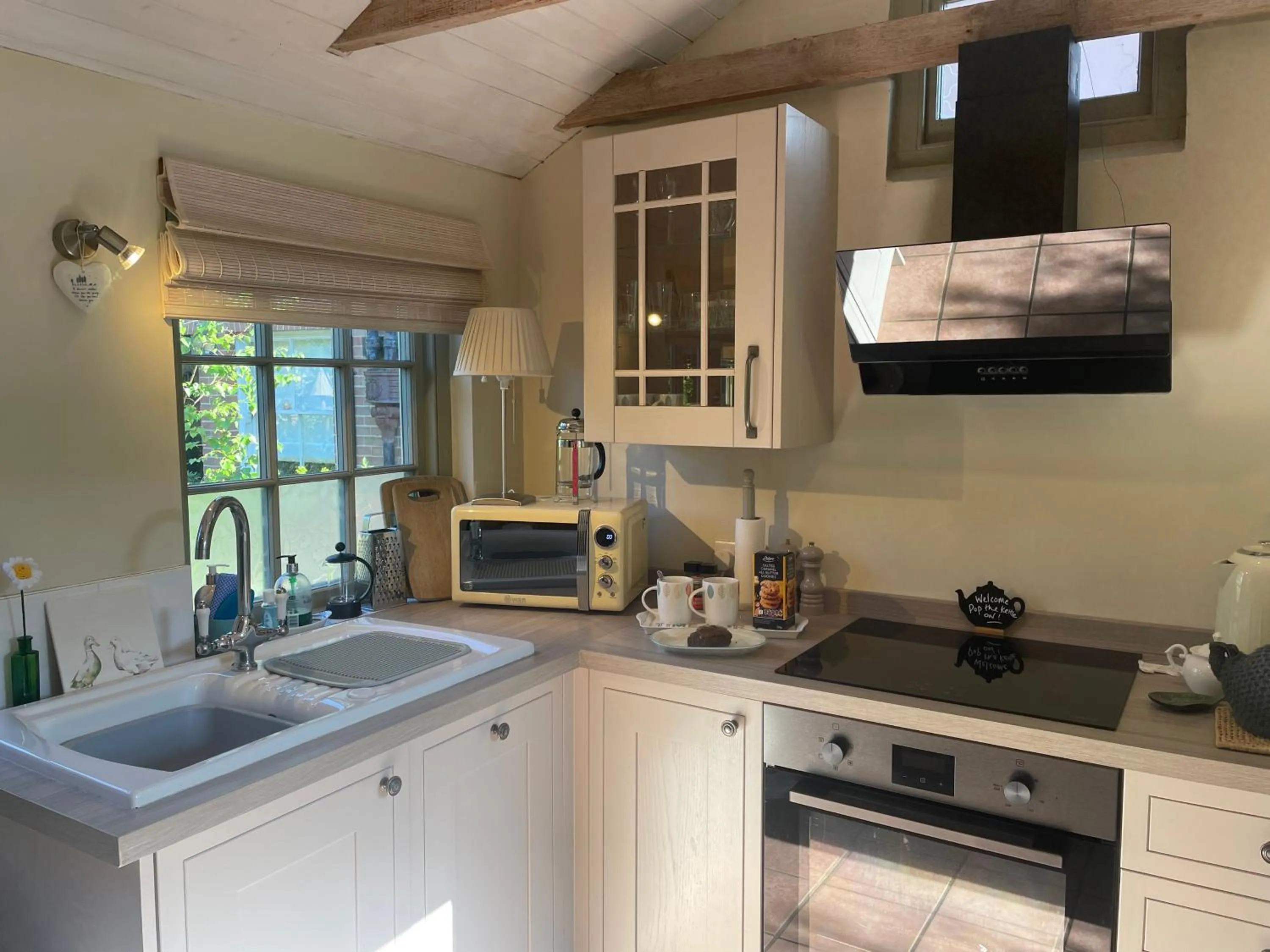 Kitchen or kitchenette in Dairy Cottage Luxury B&B