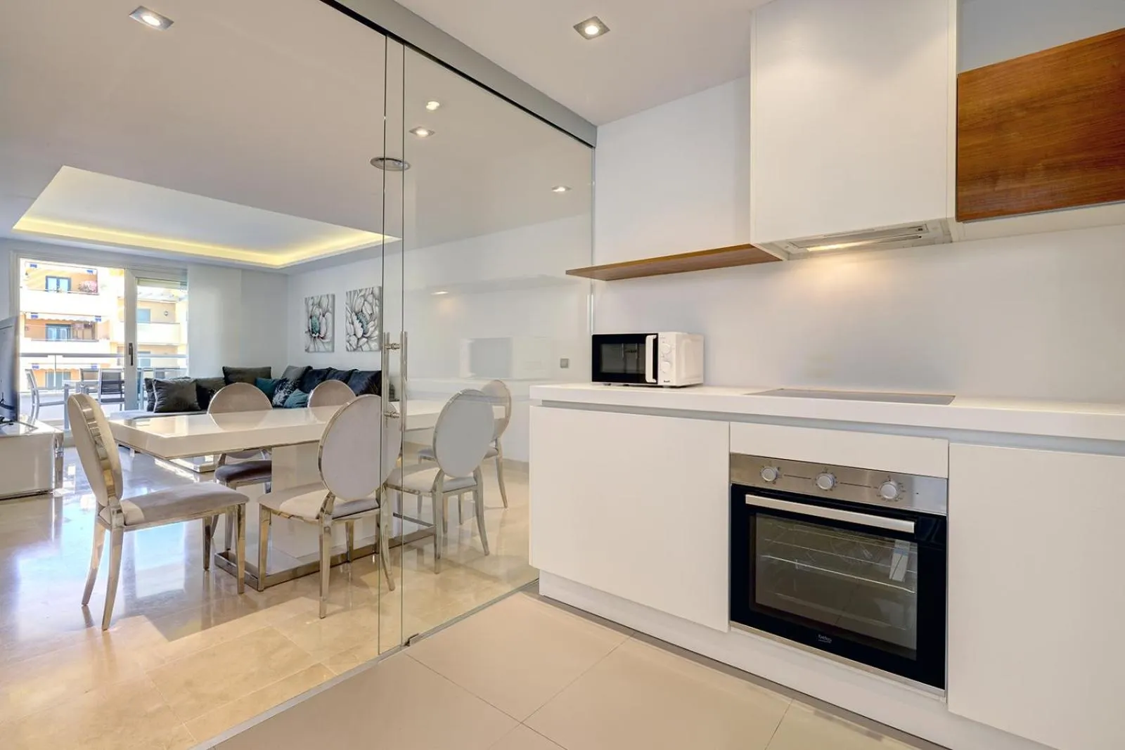Kitchen or kitchenette in Aqua Apartments Vento, Marbella
