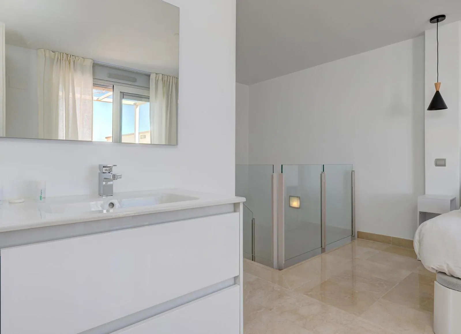 Bed in Aqua Apartments Vento, Marbella