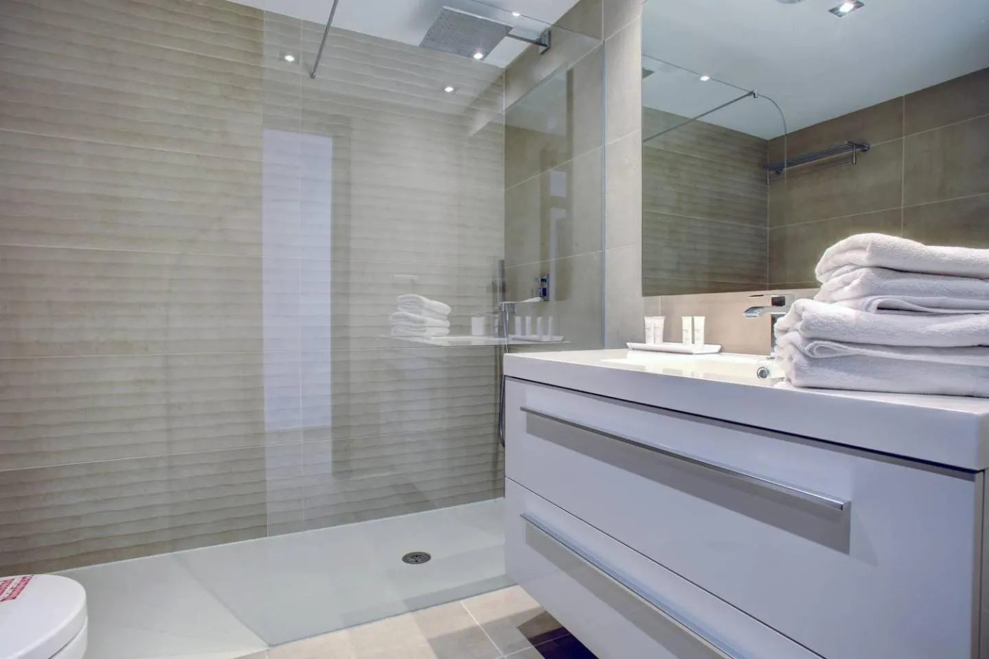 Bathroom in Aqua Apartments Vento, Marbella