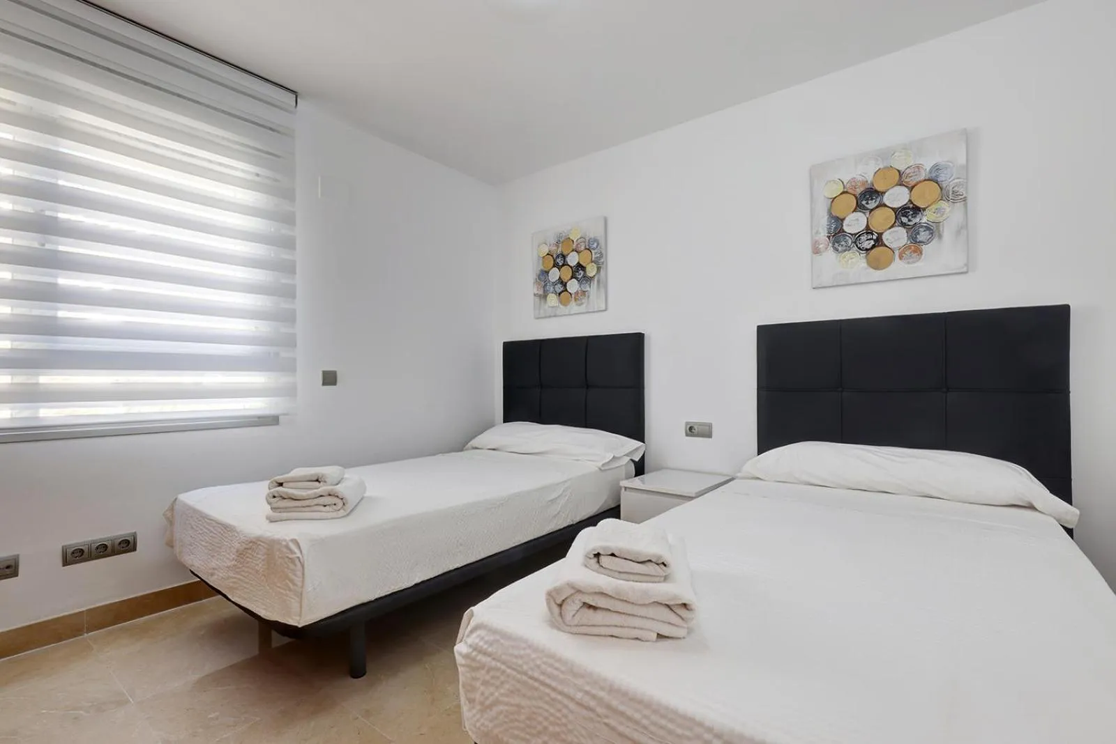 Bed in Aqua Apartments Vento, Marbella