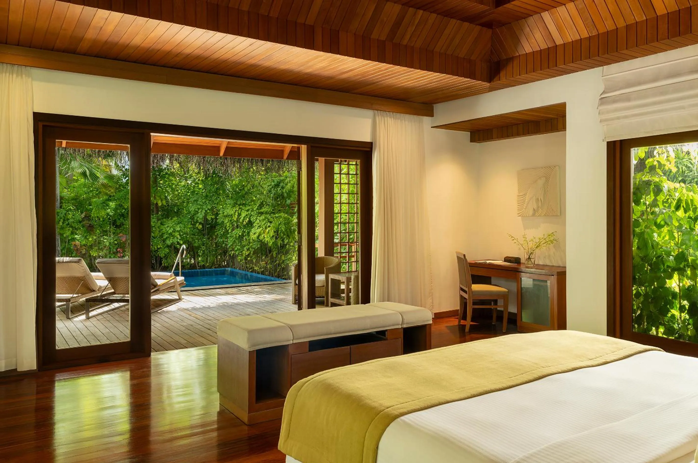 Bedroom, Bed in Baros Maldives