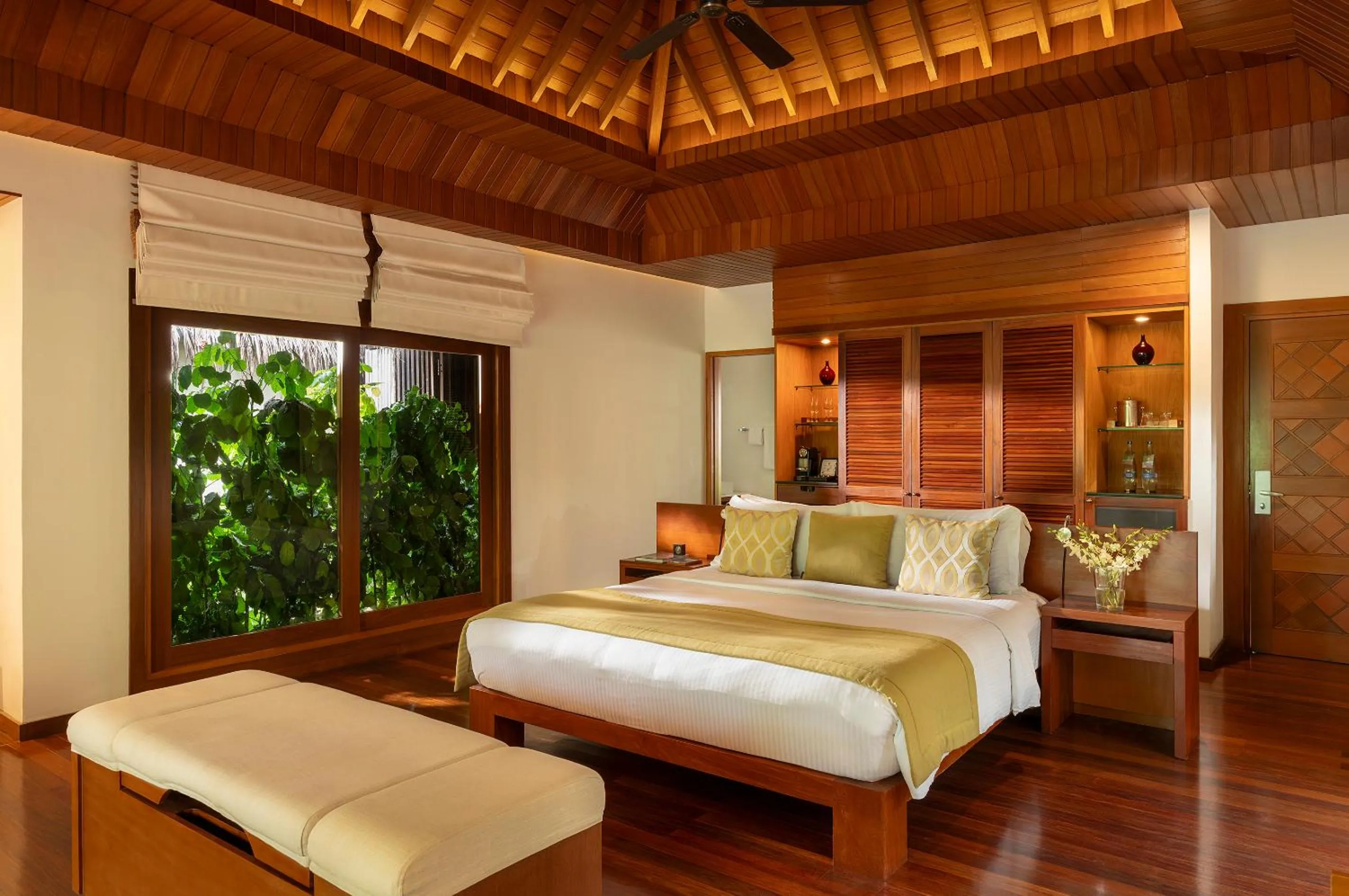 Bedroom, Bed in Baros Maldives