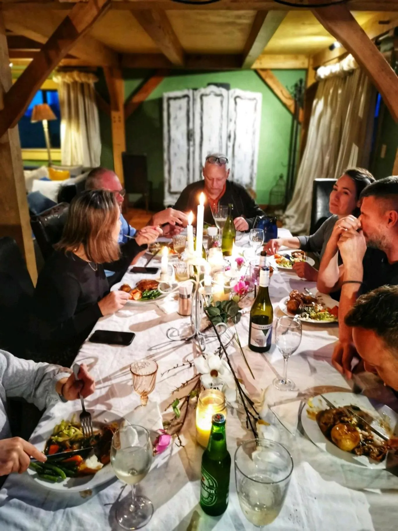 Restaurant/places to eat in housewithnonails