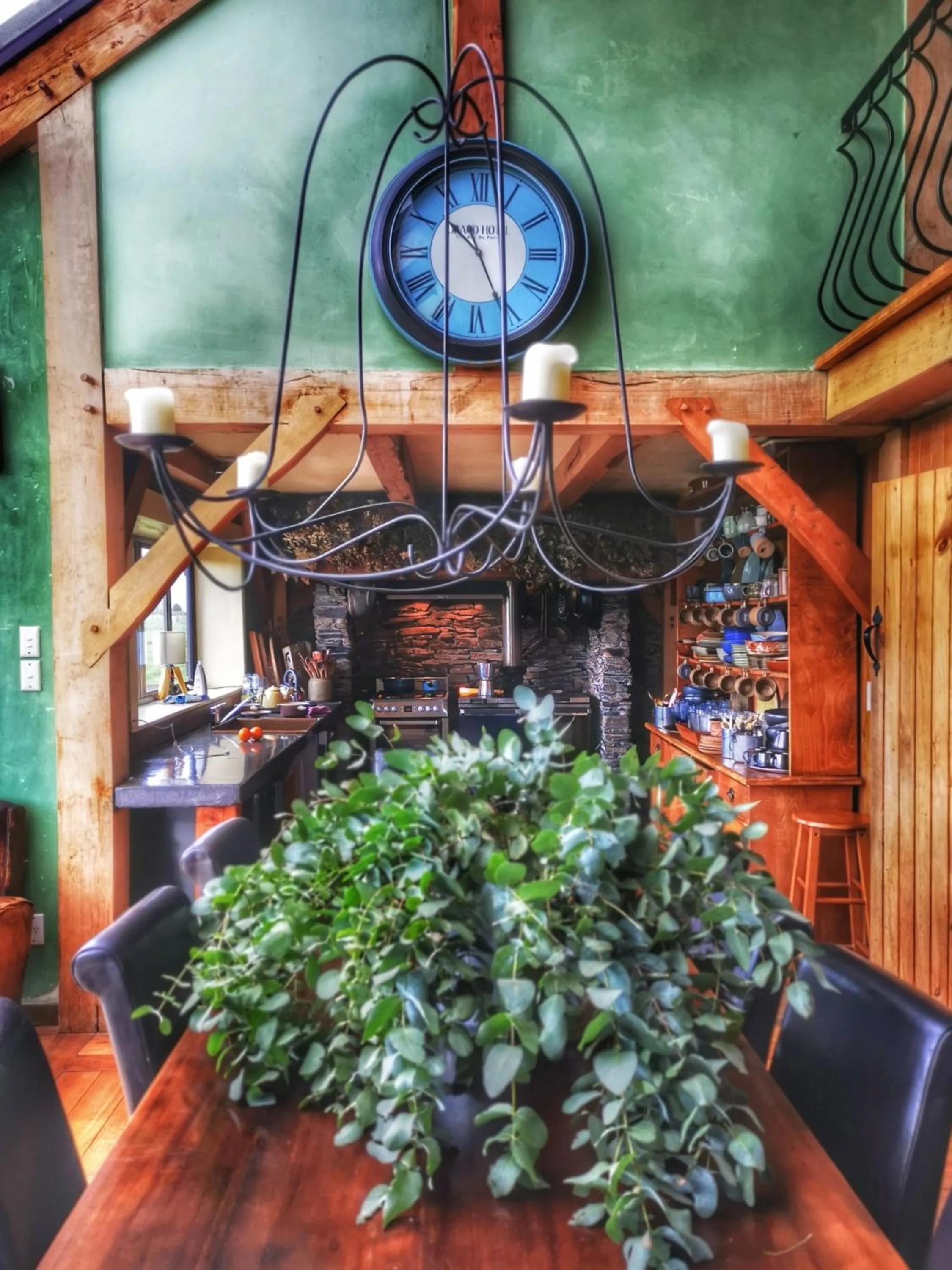 Restaurant/places to eat in housewithnonails