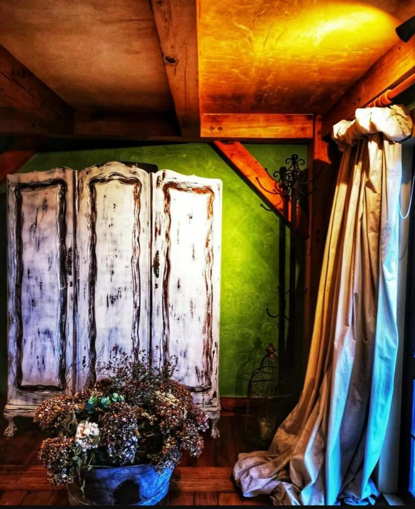 Living room in housewithnonails