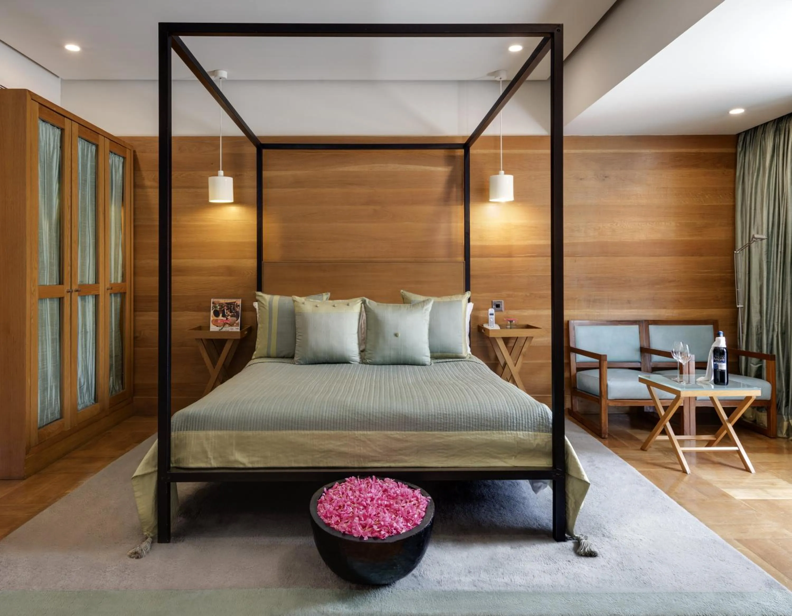 Photo of the whole room, Bed in The Park Bangalore, MG Road