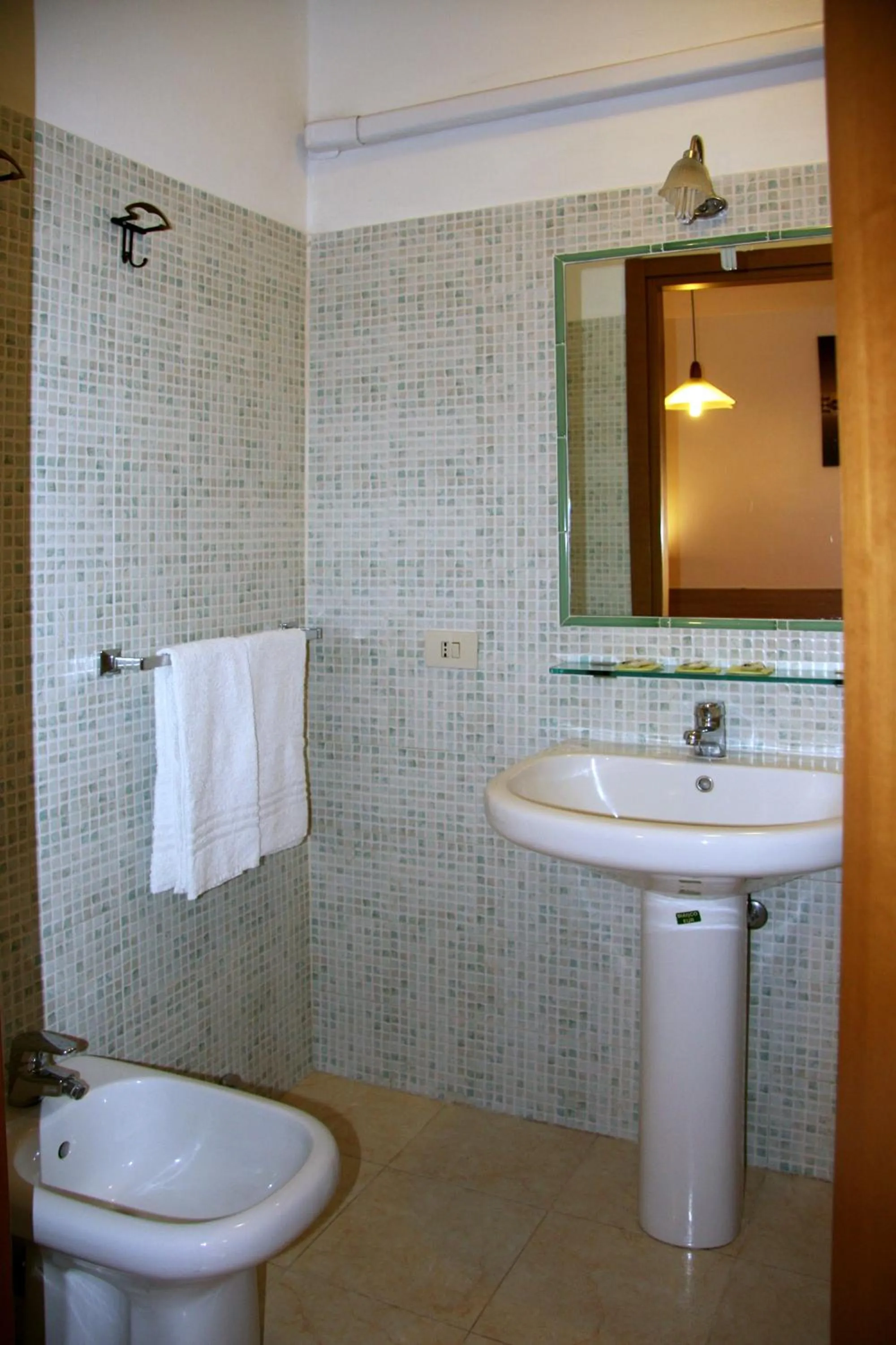 Bathroom in Hotel Adelchi