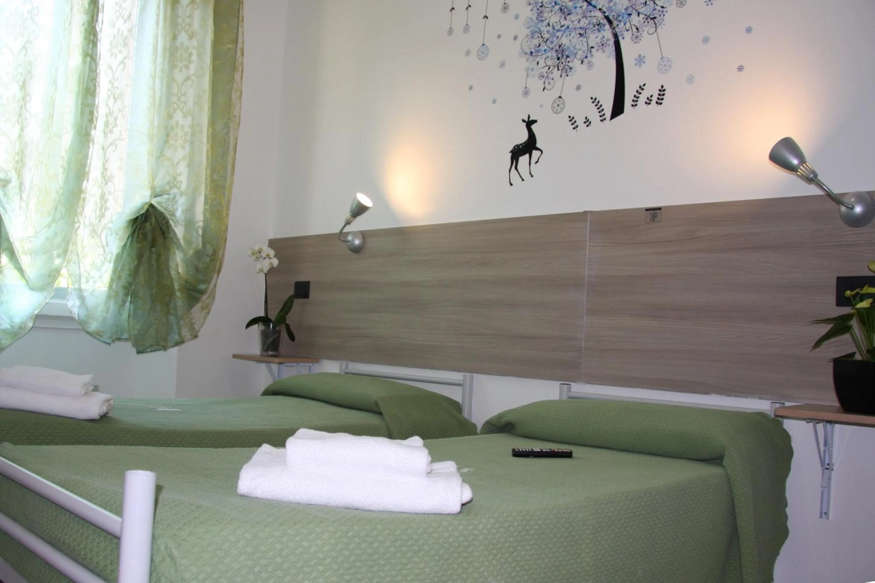 Property building, Bed in Hotel Adelchi