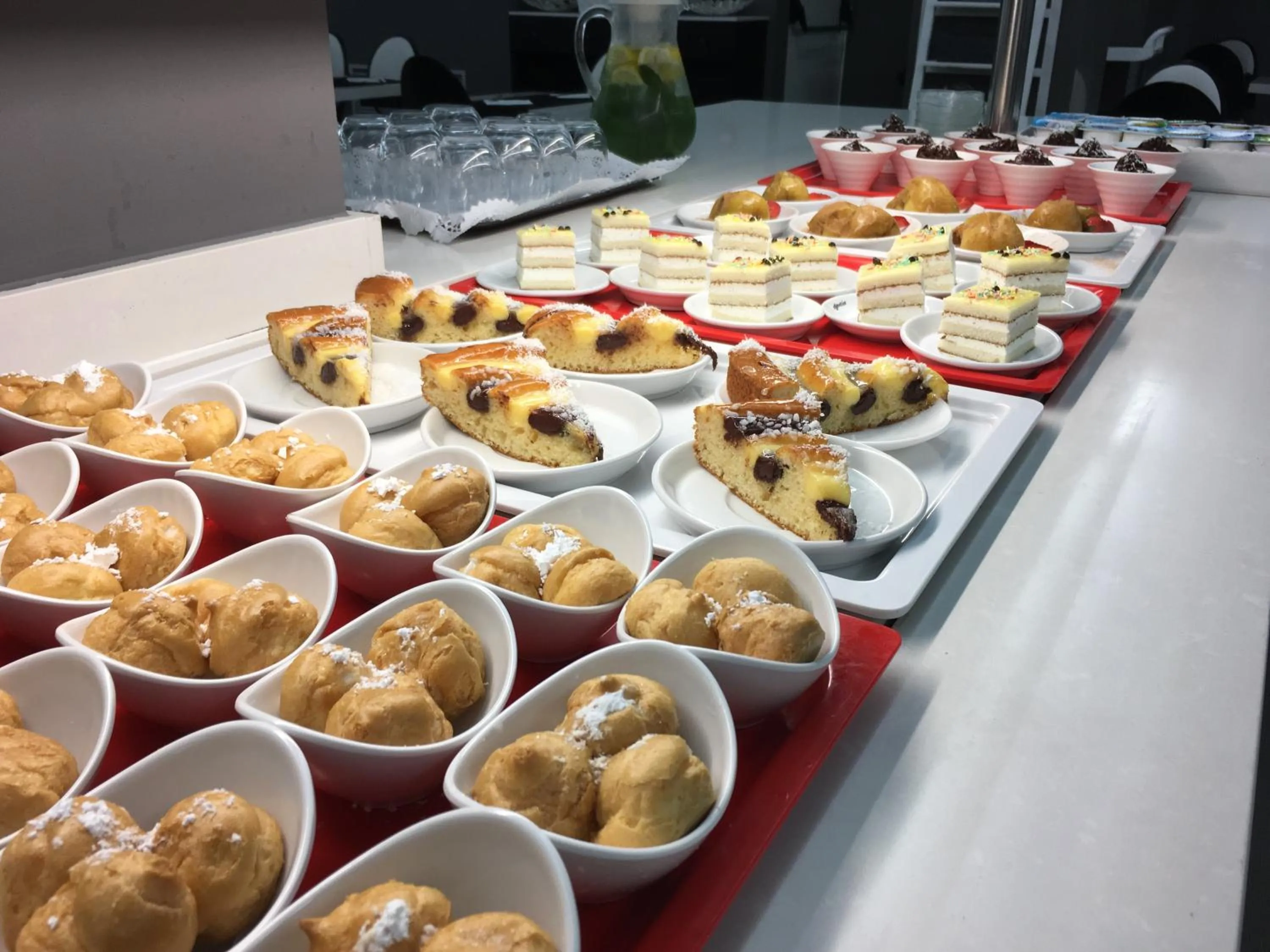 Food and drinks in Summer Hotel