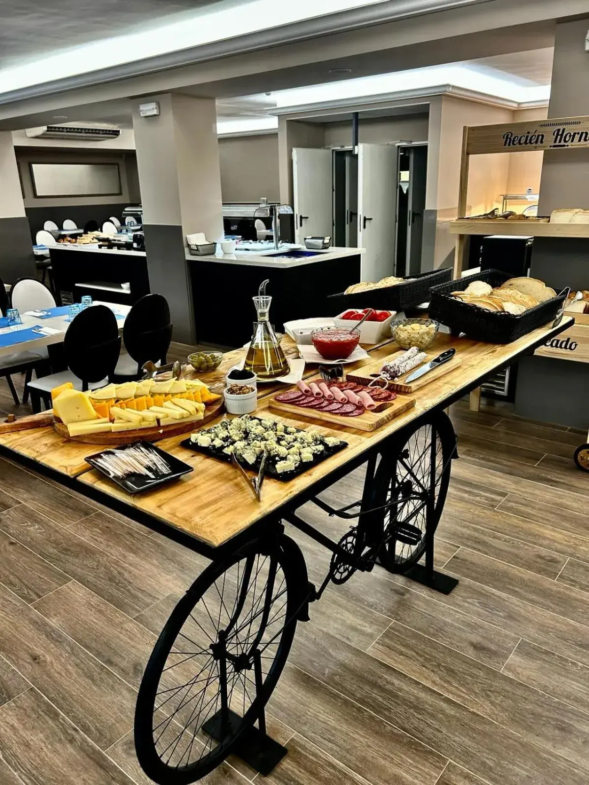 Restaurant/places to eat in Summer Hotel Restaurant/places to eat in Summer Hotel