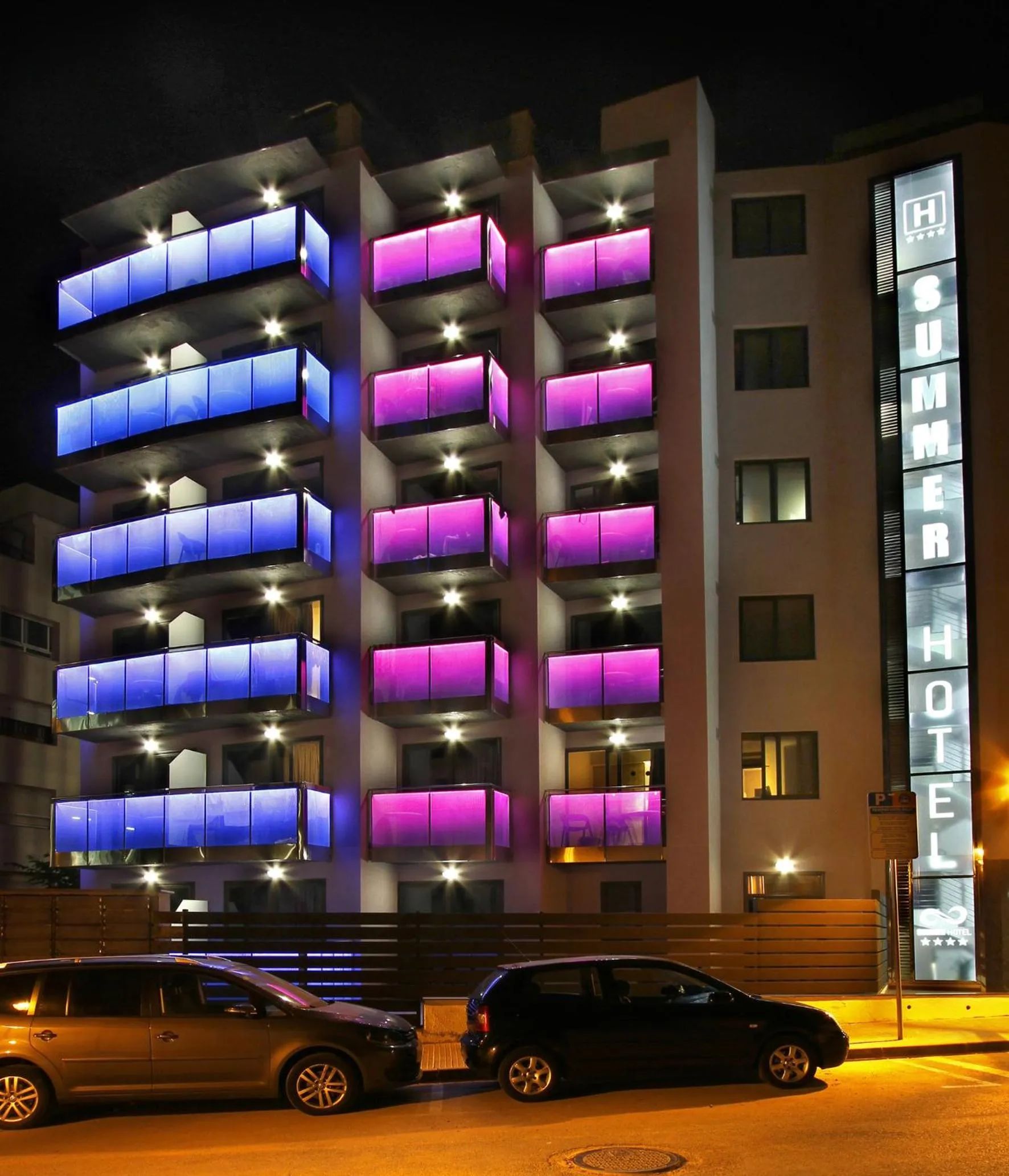 Facade/entrance in Summer Hotel