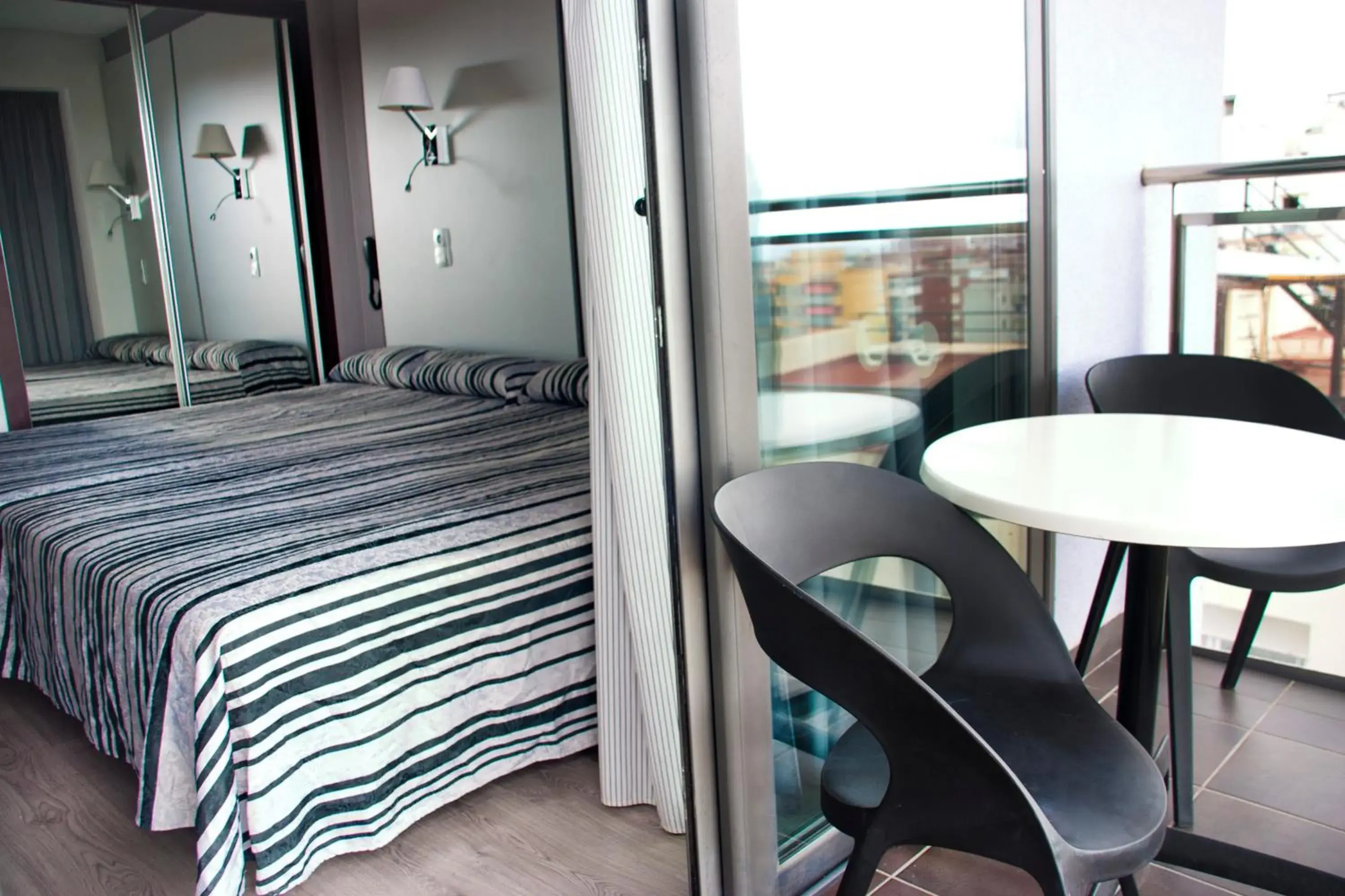 Photo of the whole room in Summer Hotel Photo of the whole room in Summer Hotel