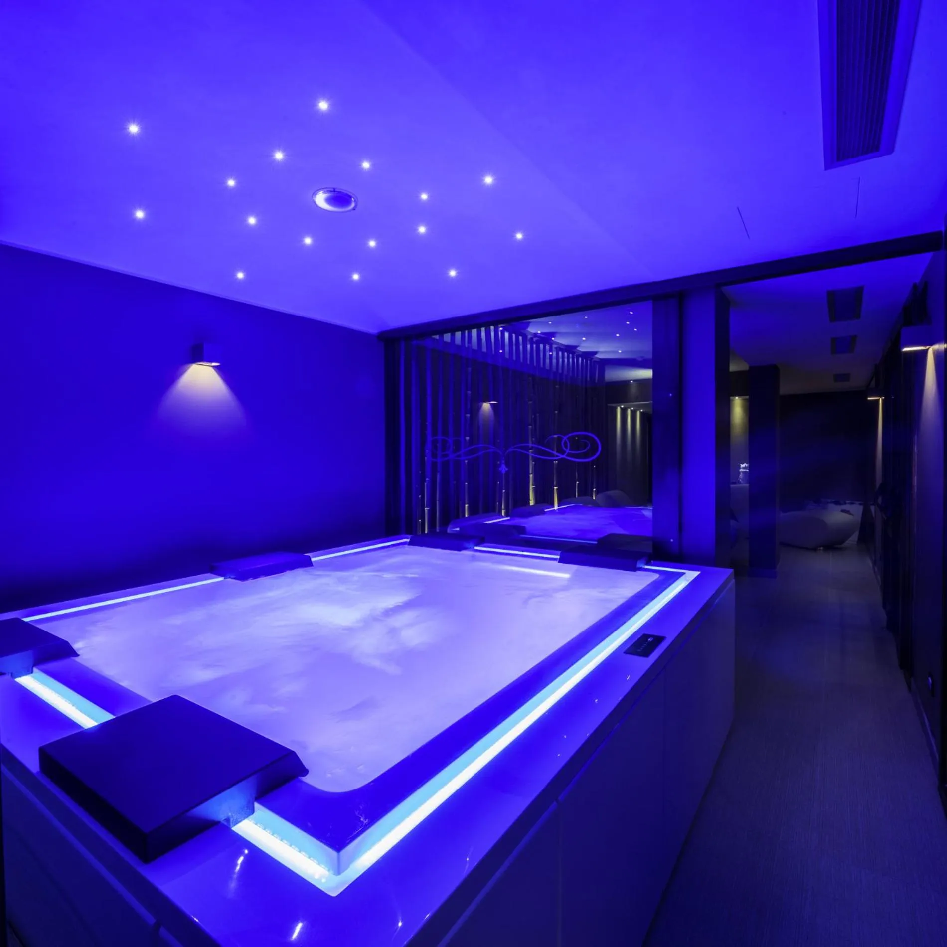 Hot Spring Bath in Hotel Parco Degli Aromi Resort & SPA