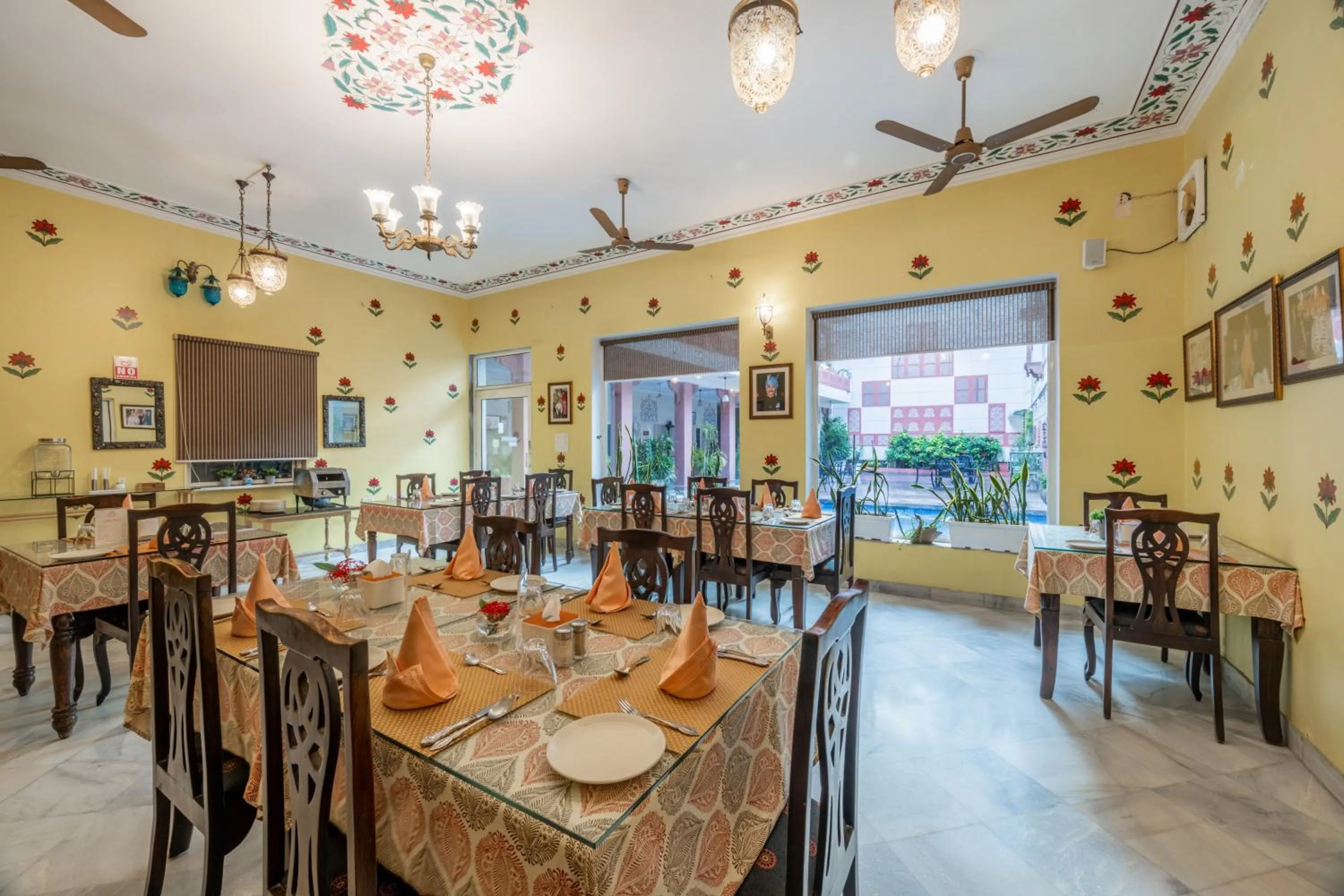 Restaurant/places to eat in Suryaa Villa - A Boutique Heritage Hotel