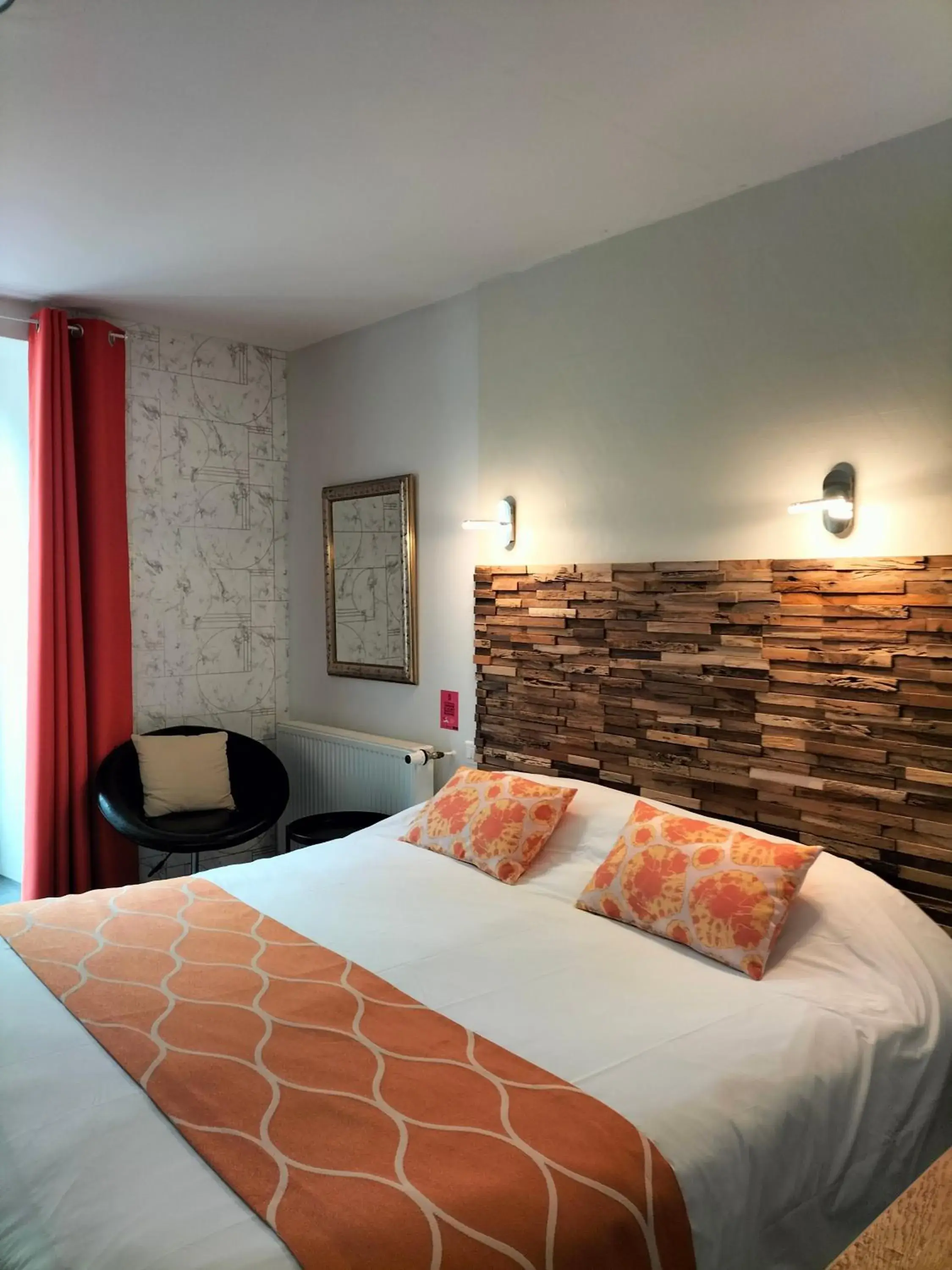 Double Room with Shower - single occupancy in Hotel Restaurant Herard Double Room with Shower - single occupancy in Hotel Restaurant Herard