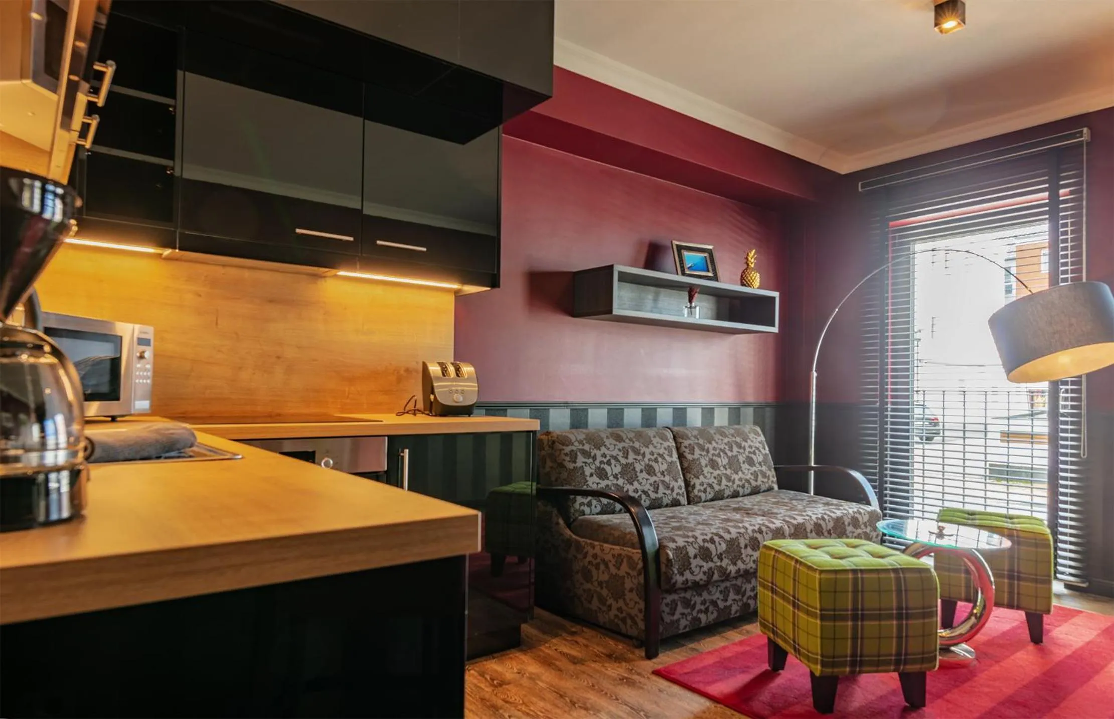 Coffee/tea facilities in Haverkamp Suites